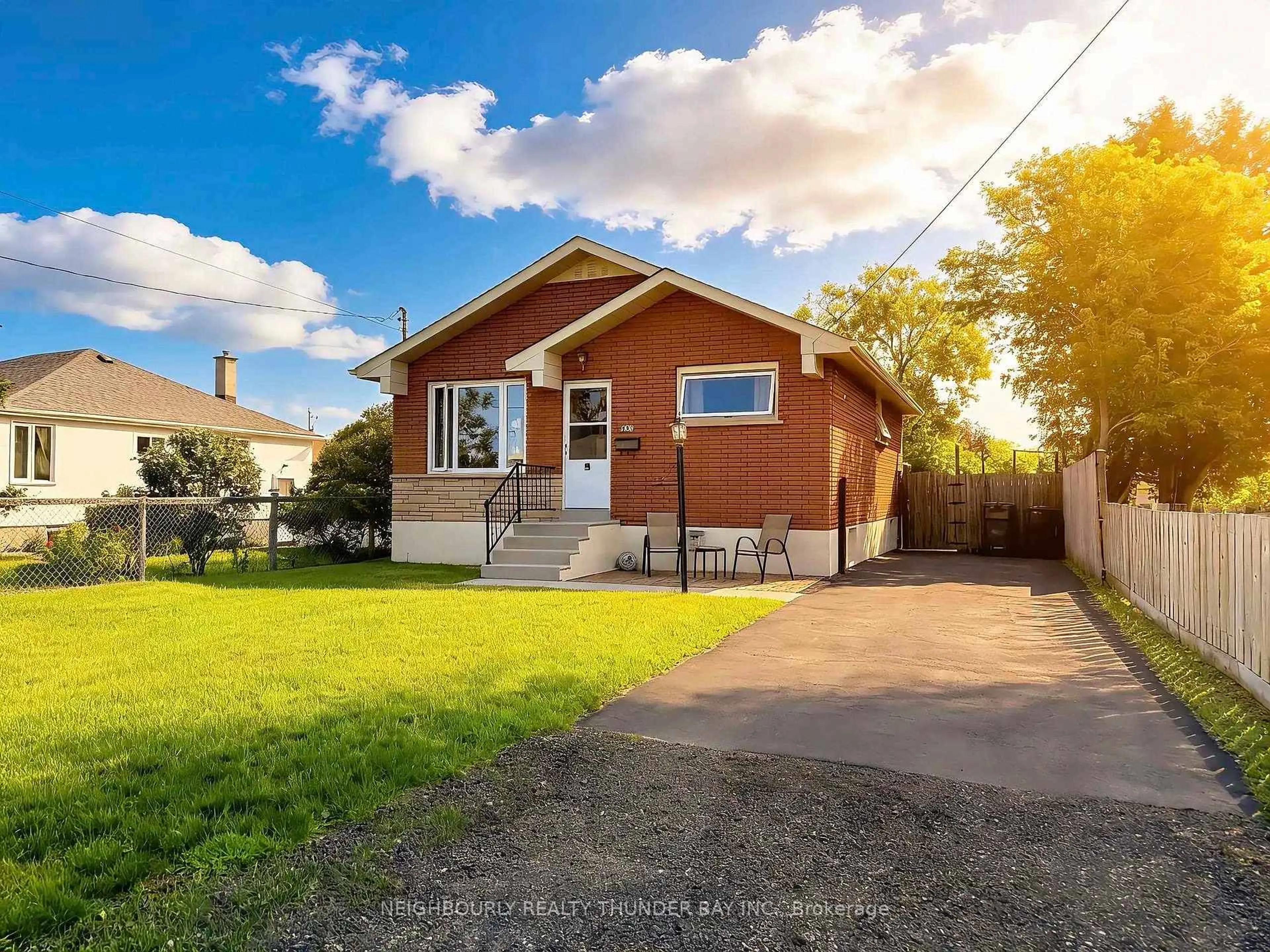 A pic from outside/outdoor area/front of a property/back of a property/a pic from drone, street for 208 Otto St, Thunder Bay Ontario P7A 2T3