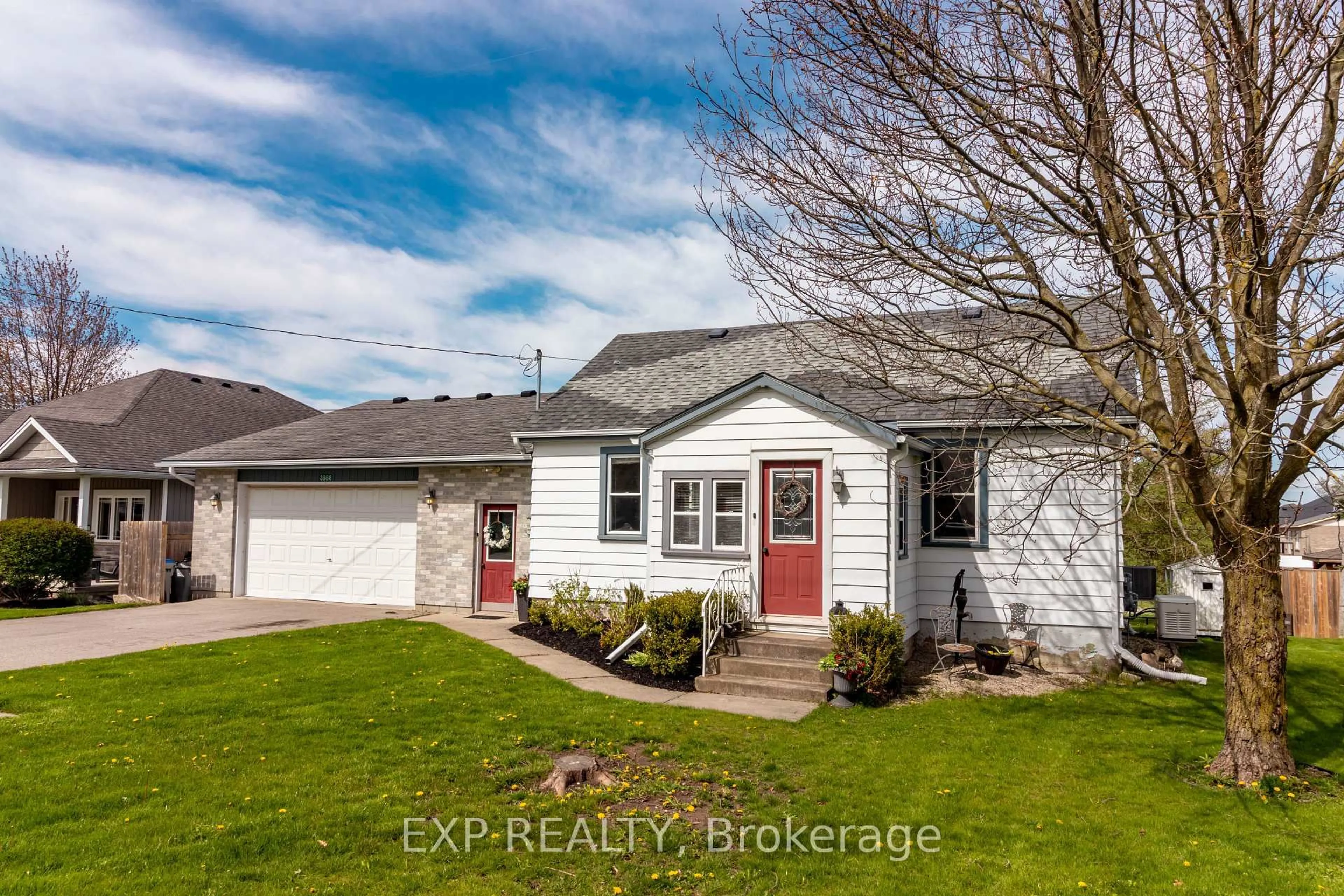 Home with vinyl exterior material, street for 3988 Galt St, Perth East Ontario N0B 2P0