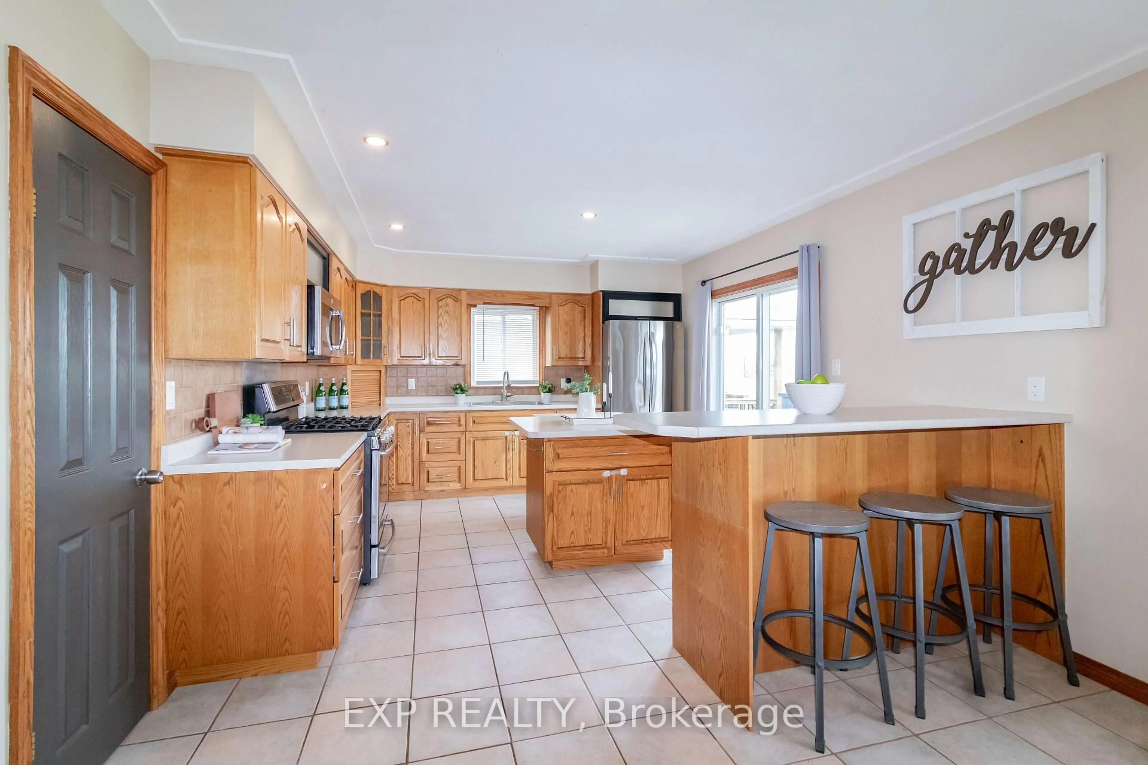 Standard kitchen, ceramic/tile floor for 3988 Galt St, Perth East Ontario N0B 2P0