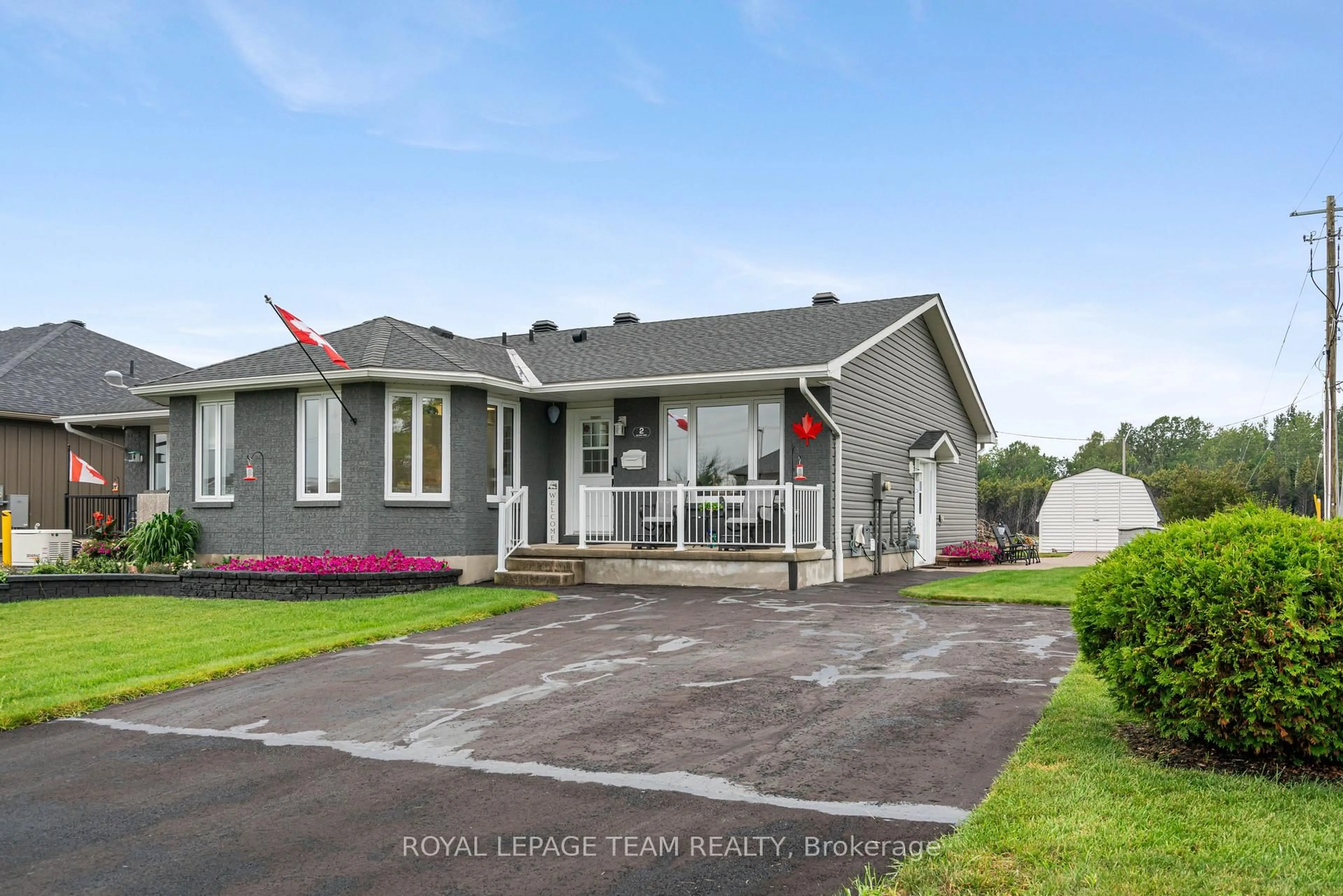 Home with vinyl exterior material, water/lake/river/ocean view for 2 Billings Ave, South Dundas Ontario K0E 1K0