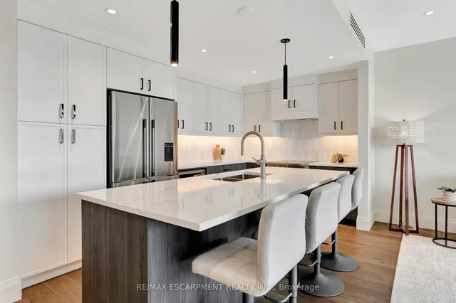 7 Grand River St #203, Brant 5