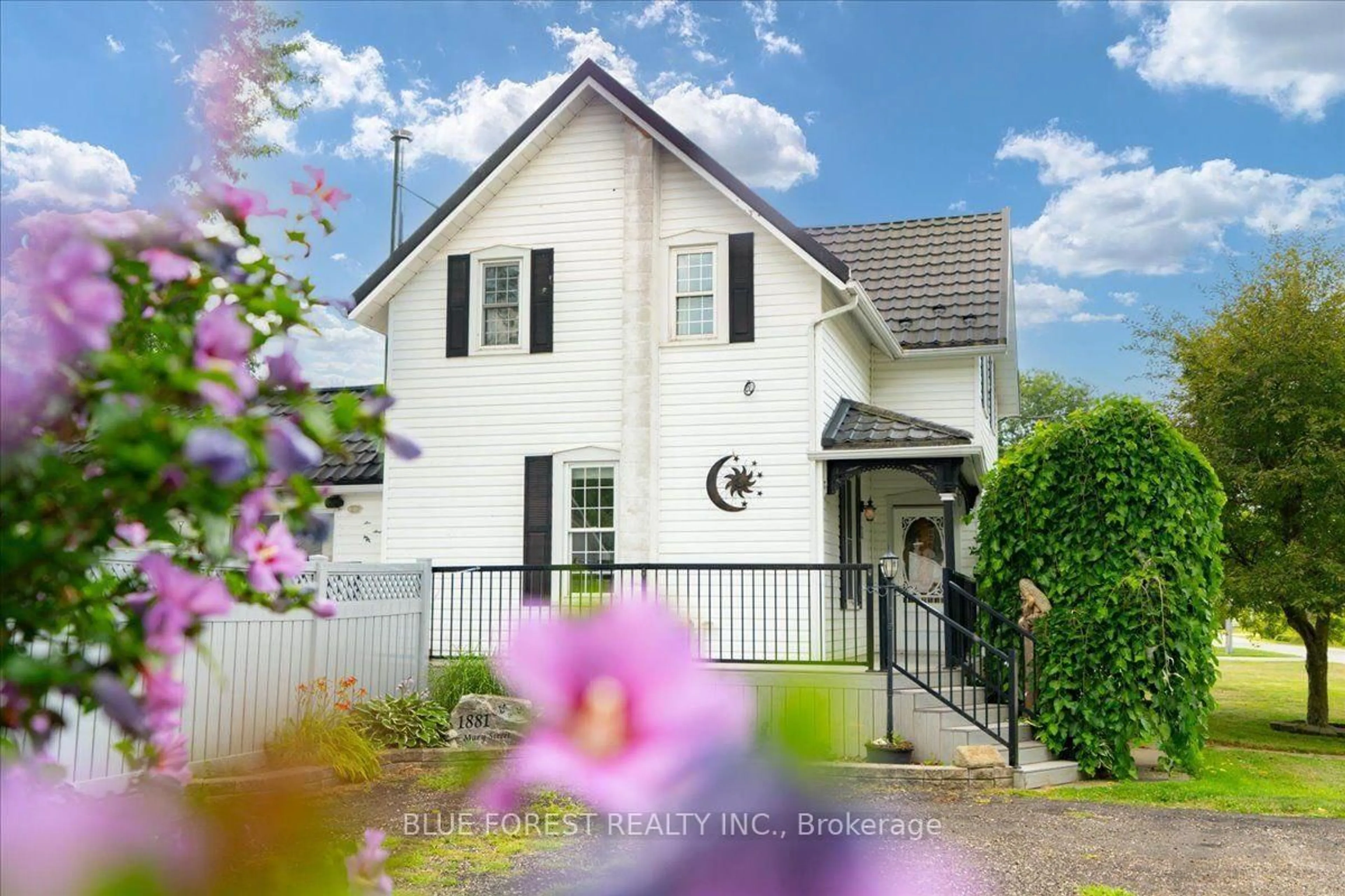 Unknown for 1881 Mary St, Perth South Ontario N0K 1K0