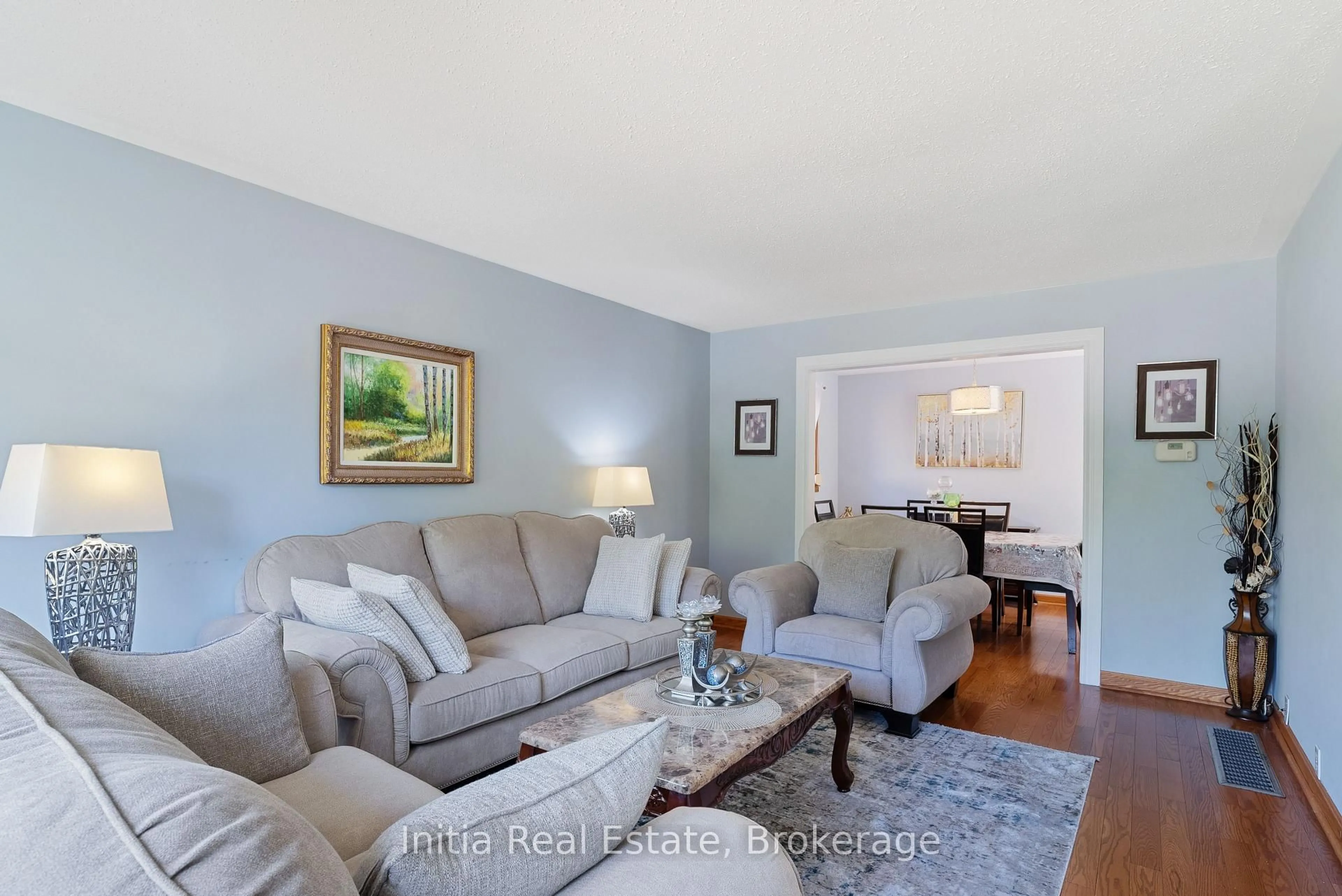 Living room with furniture, unknown for 43 Sussex Cres, London East Ontario N5Y 5H3