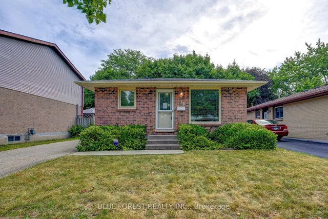 132 Ardsley Cres, London North 3