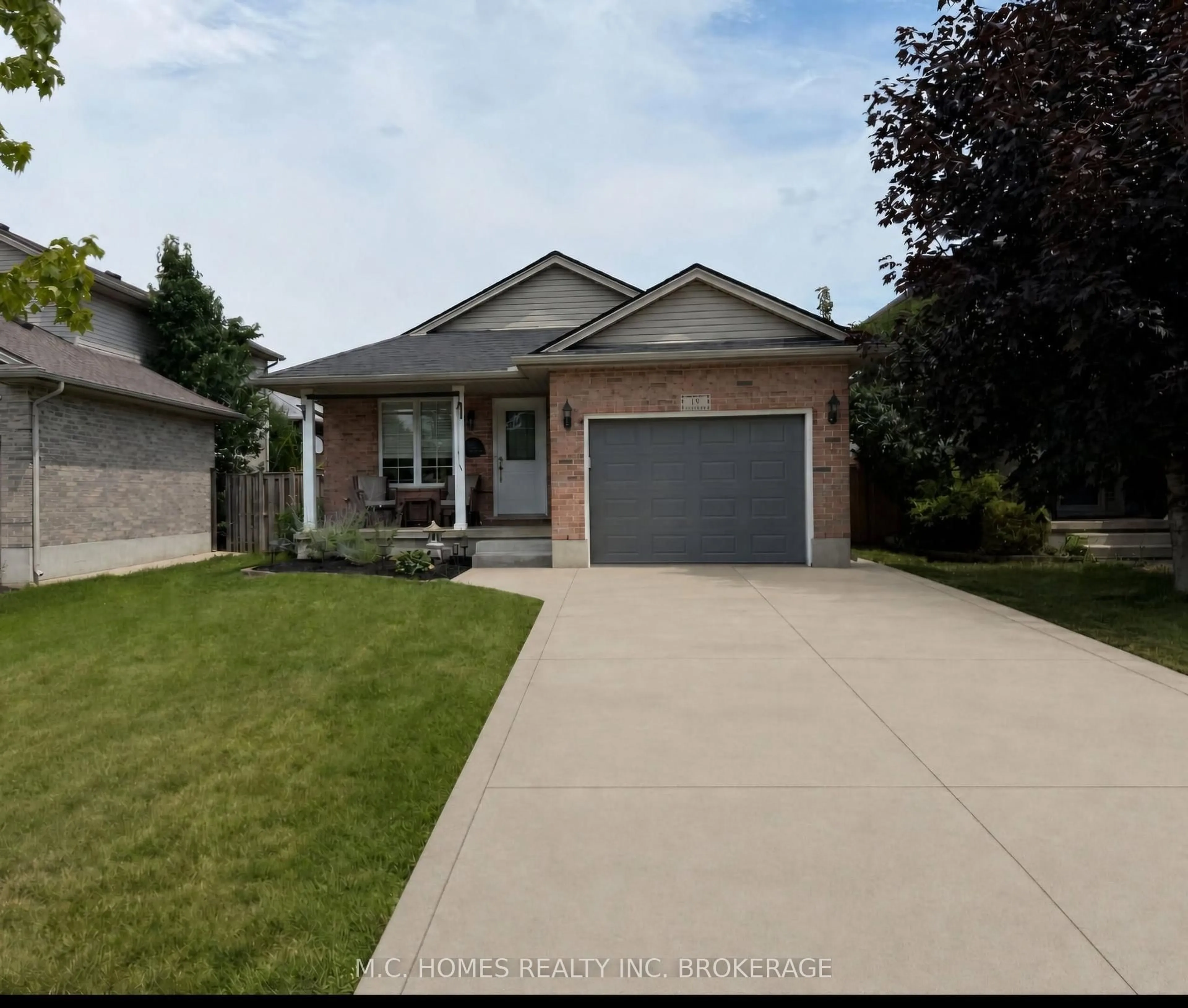 Home with brick exterior material, street for 19 Faith Blvd, St. Thomas Ontario N5R 6L3