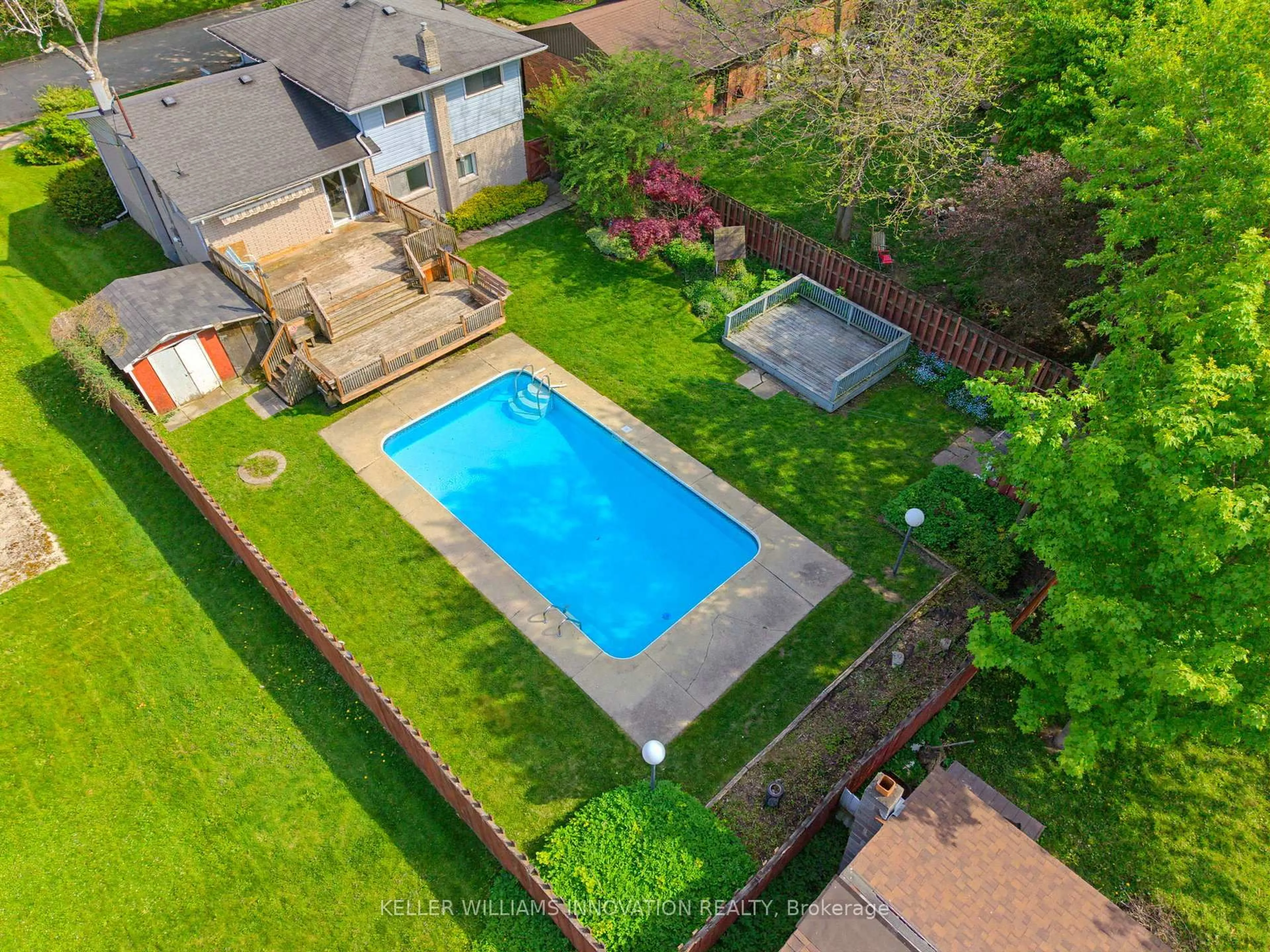 A pic from outside/outdoor area/front of a property/back of a property/a pic from drone, street for 665 Richmond Ave, North Perth Ontario N4W 2Z6