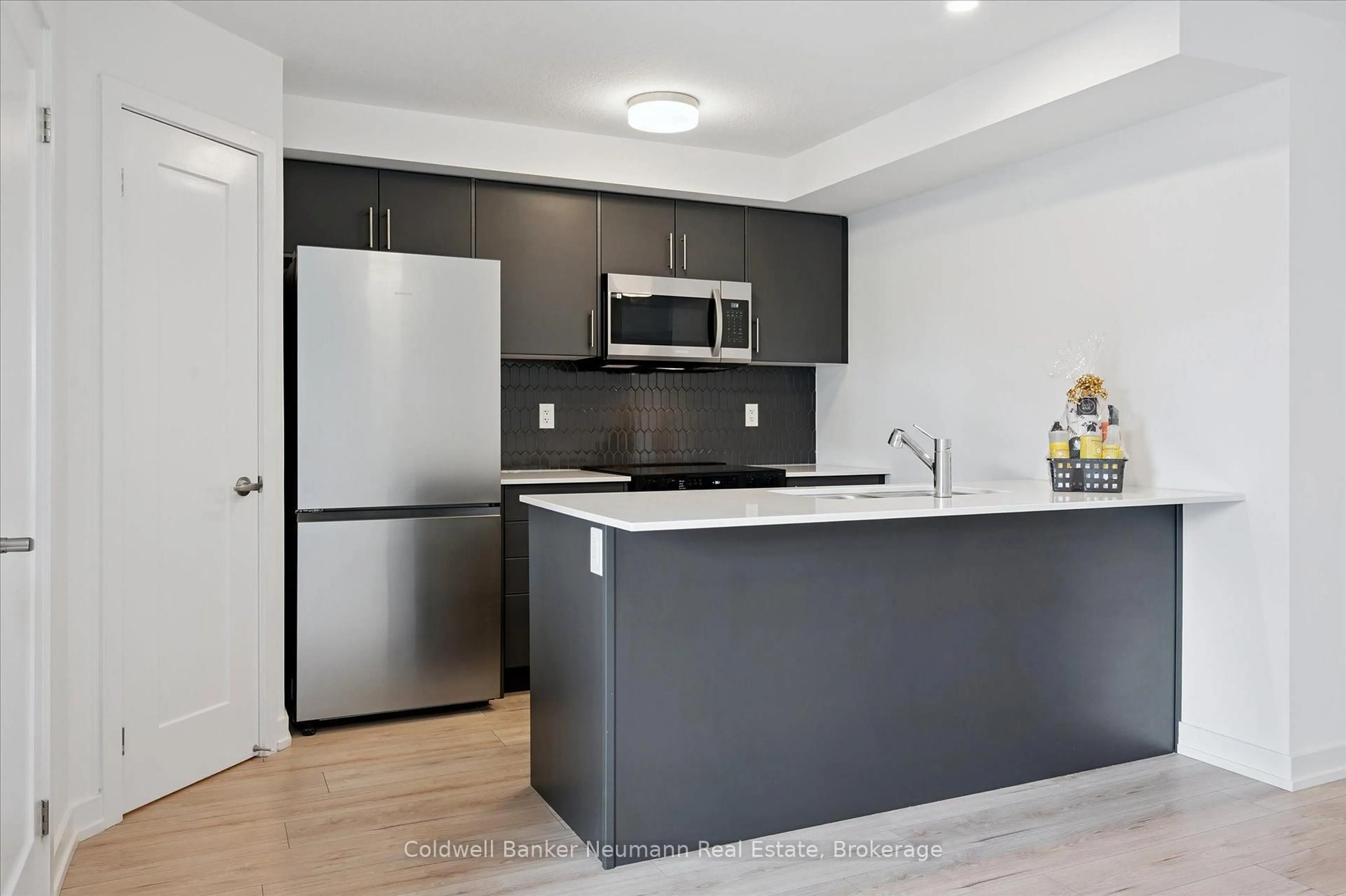 Unknown for 940 St David St #25, Centre Wellington Ontario N1M 0L7