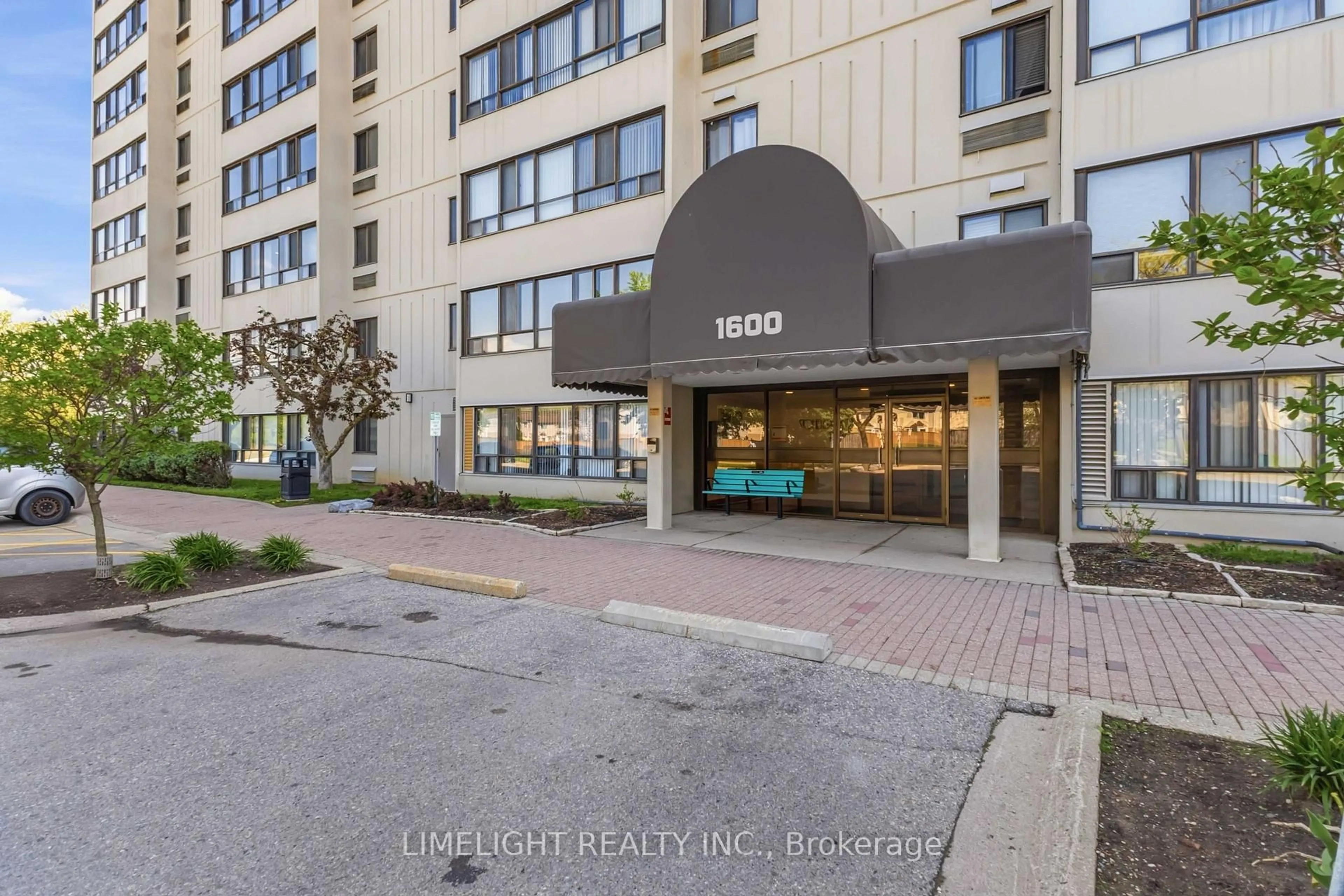 Unknown for 1600 Adelaide St #210, London North Ontario N5X 3H6