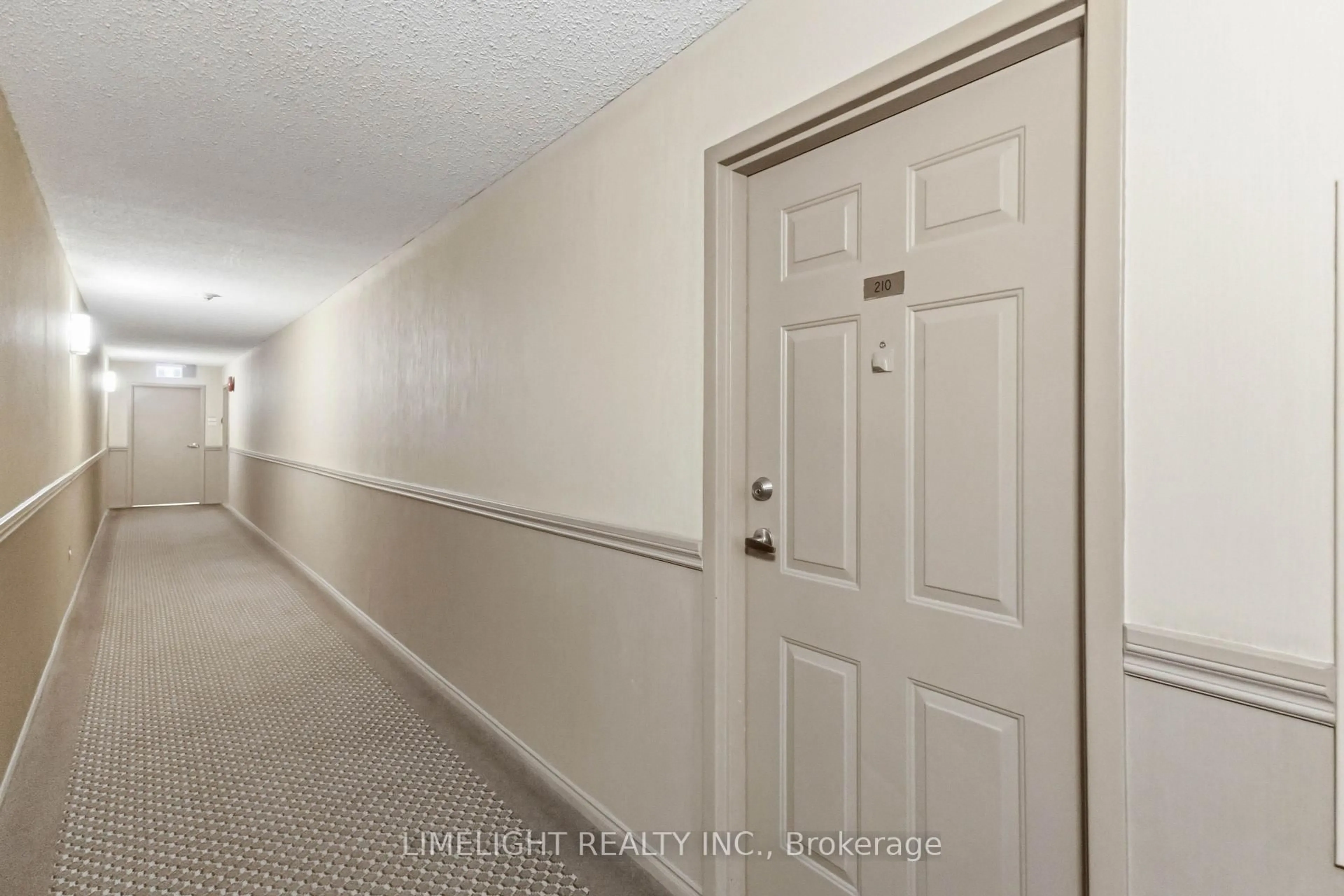 Unknown for 1600 Adelaide St #210, London North Ontario N5X 3H6