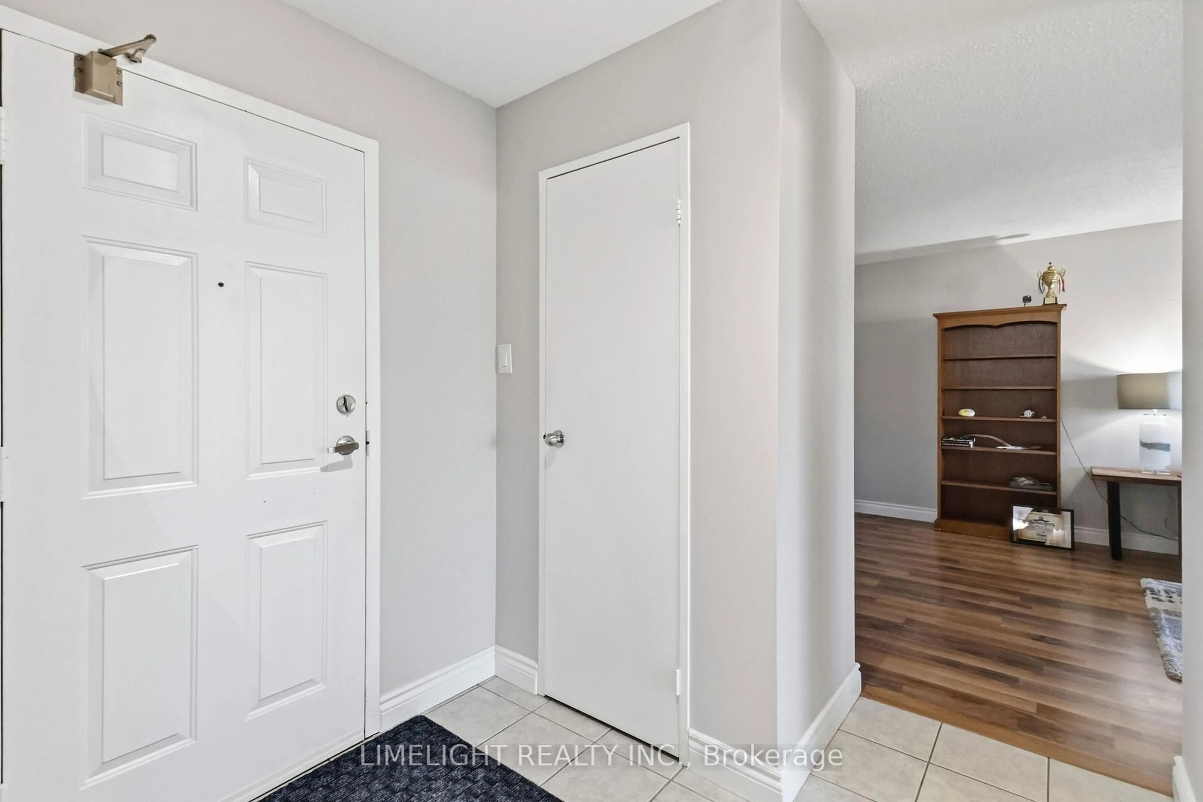 Indoor entryway for 1600 Adelaide St #210, London North Ontario N5X 3H6