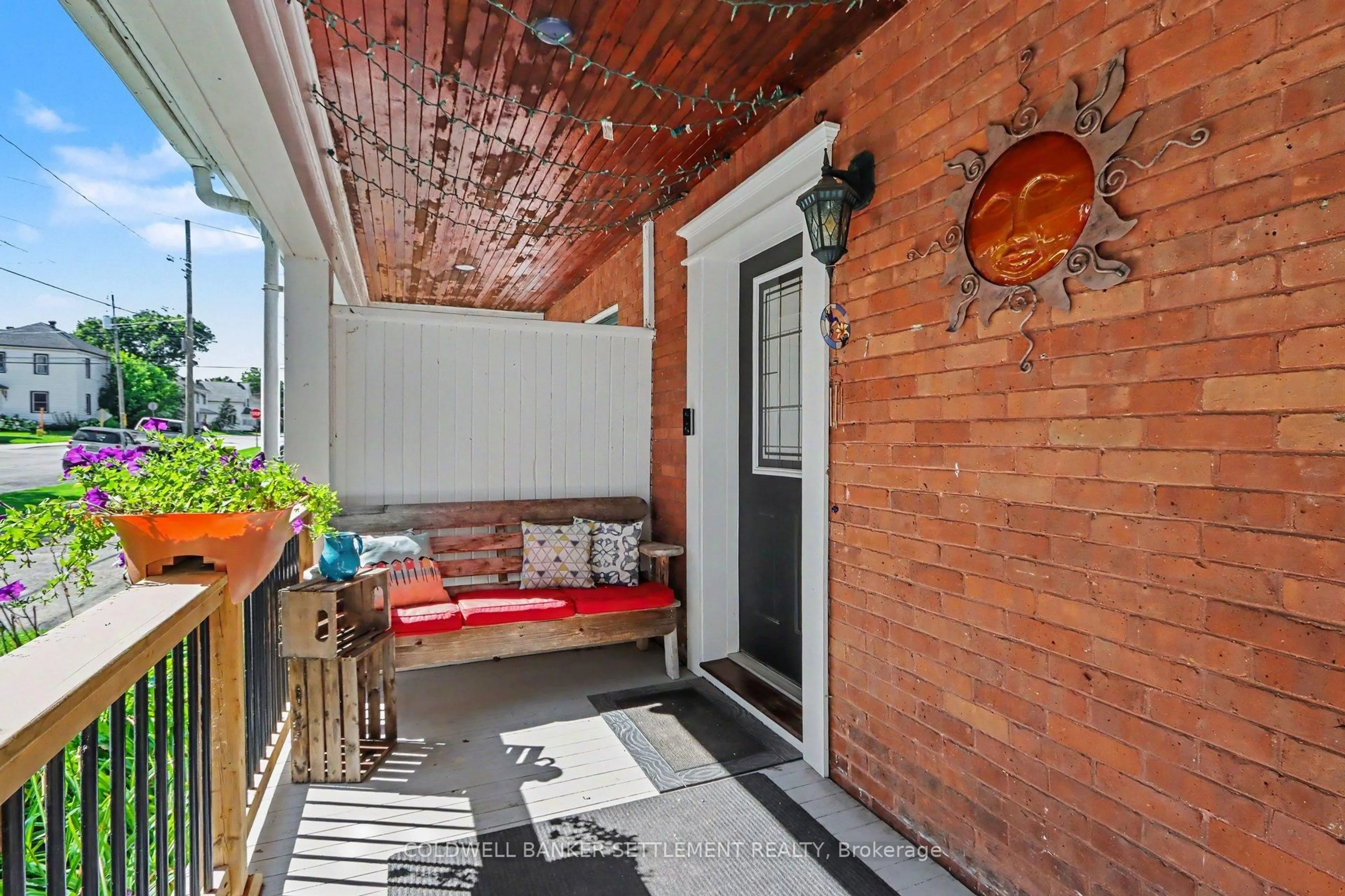 Patio, street for 56 Aberdeen Ave, Smiths Falls Ontario K7A 4N6