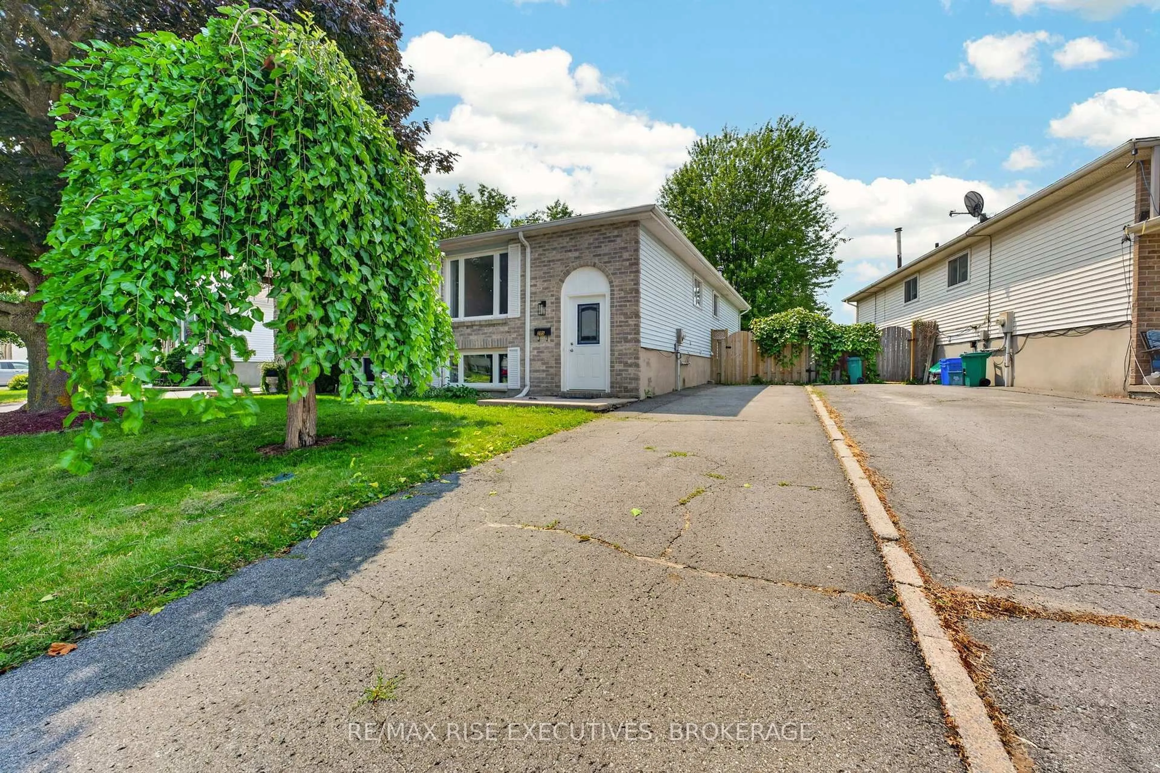 A pic from outside/outdoor area/front of a property/back of a property/a pic from drone, street for 385 Melanie Ave, Kingston Ontario K7M 8B2