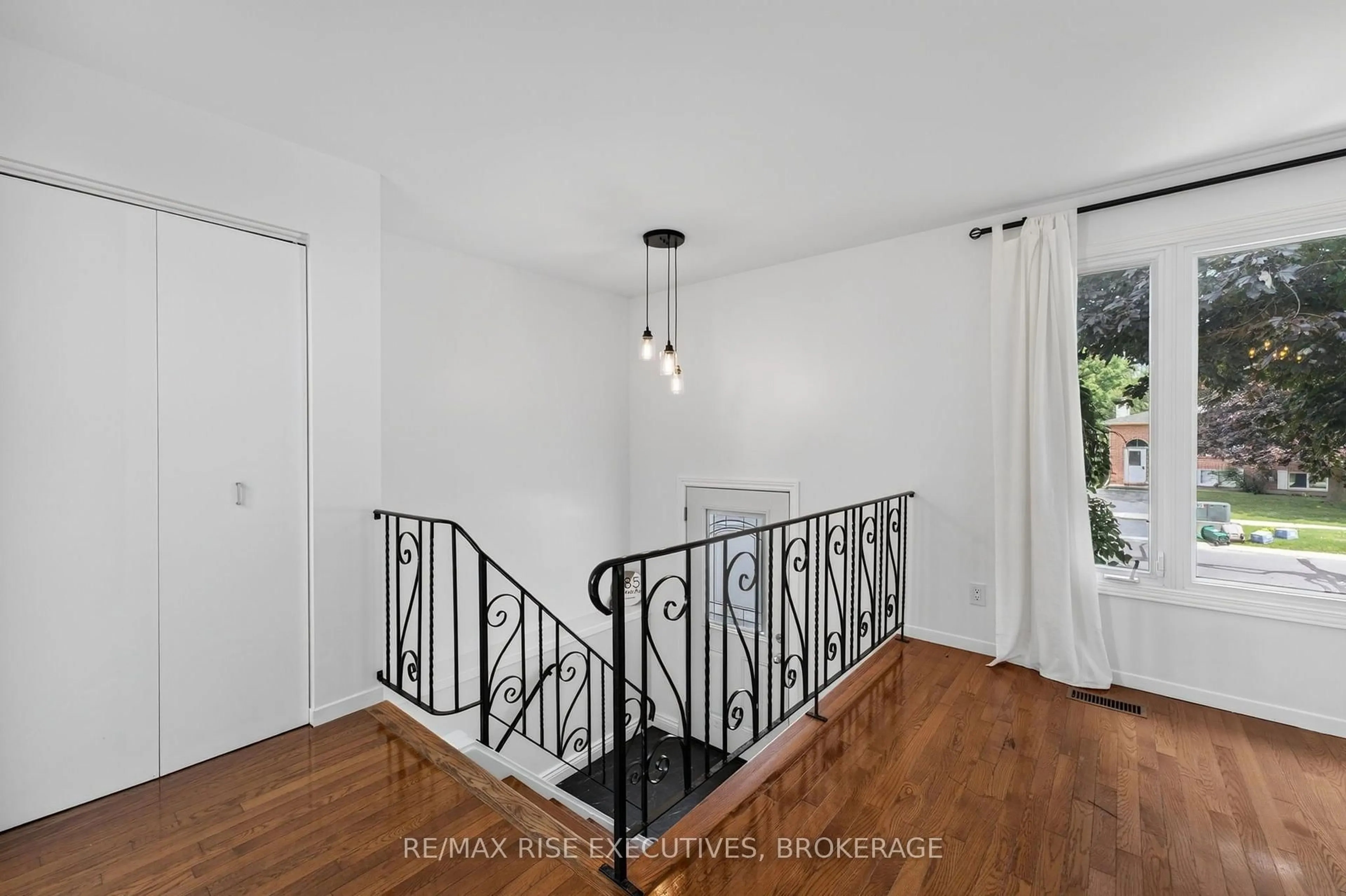 Unknown for 385 Melanie Ave, Kingston Ontario K7M 8B2