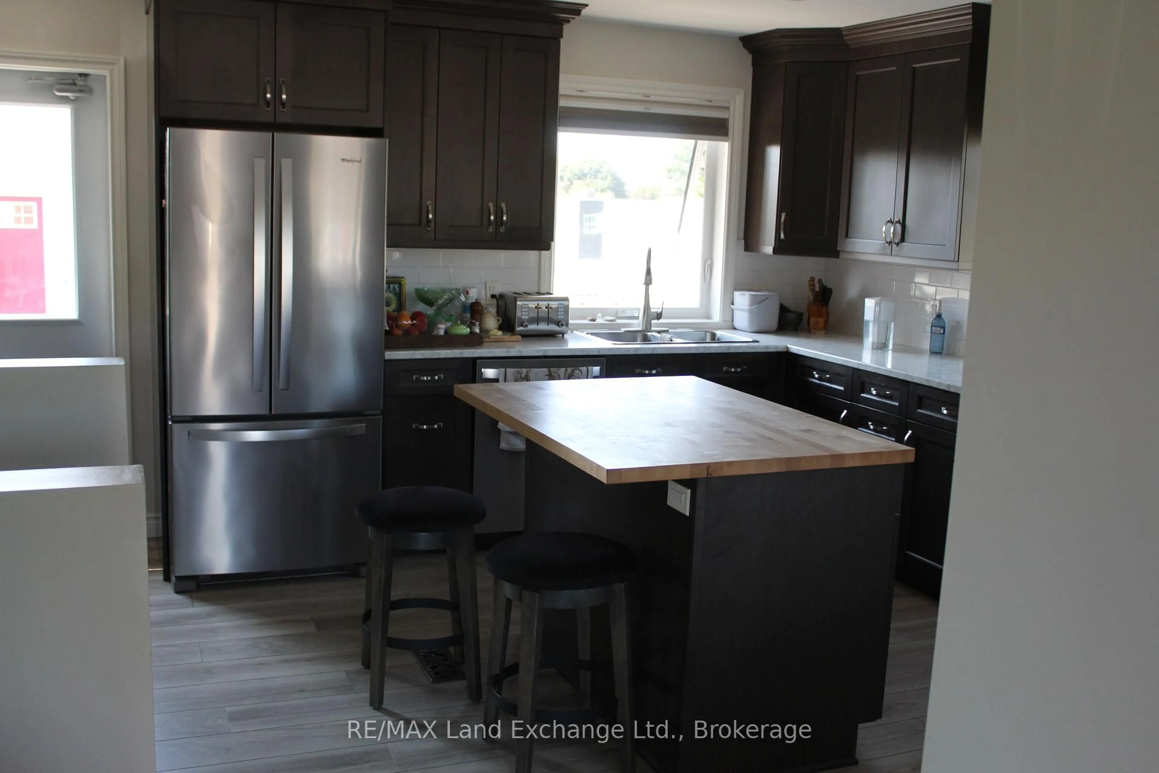 Open concept kitchen, unknown for 380 Princes St, Kincardine Ontario N2Z 2T6