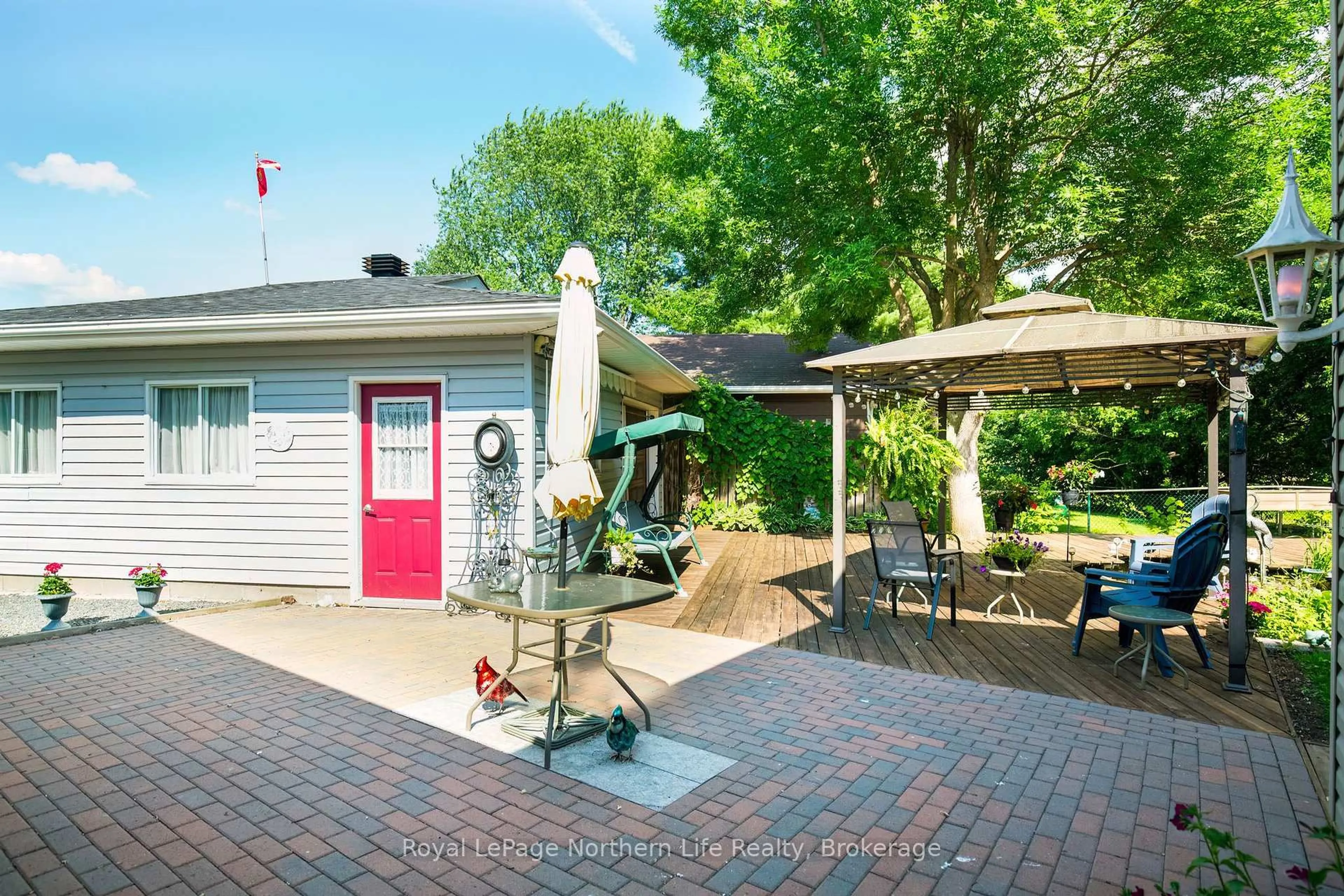 Patio, street for 29 Marshall Park Dr, North Bay Ontario P1A 2N8