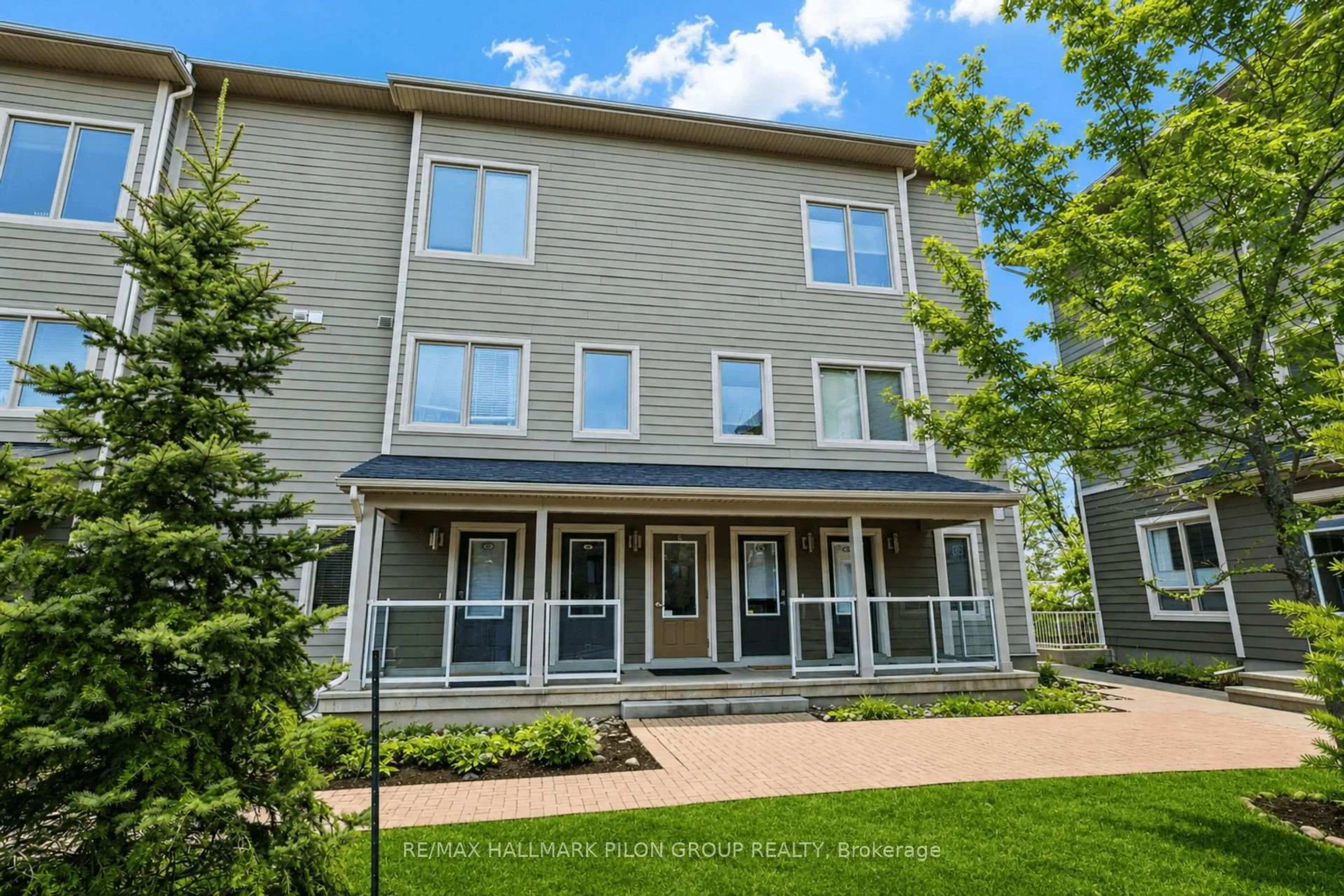Home with vinyl exterior material, unknown for 44 Meach Private, Stittsville Ontario K2S 0T8