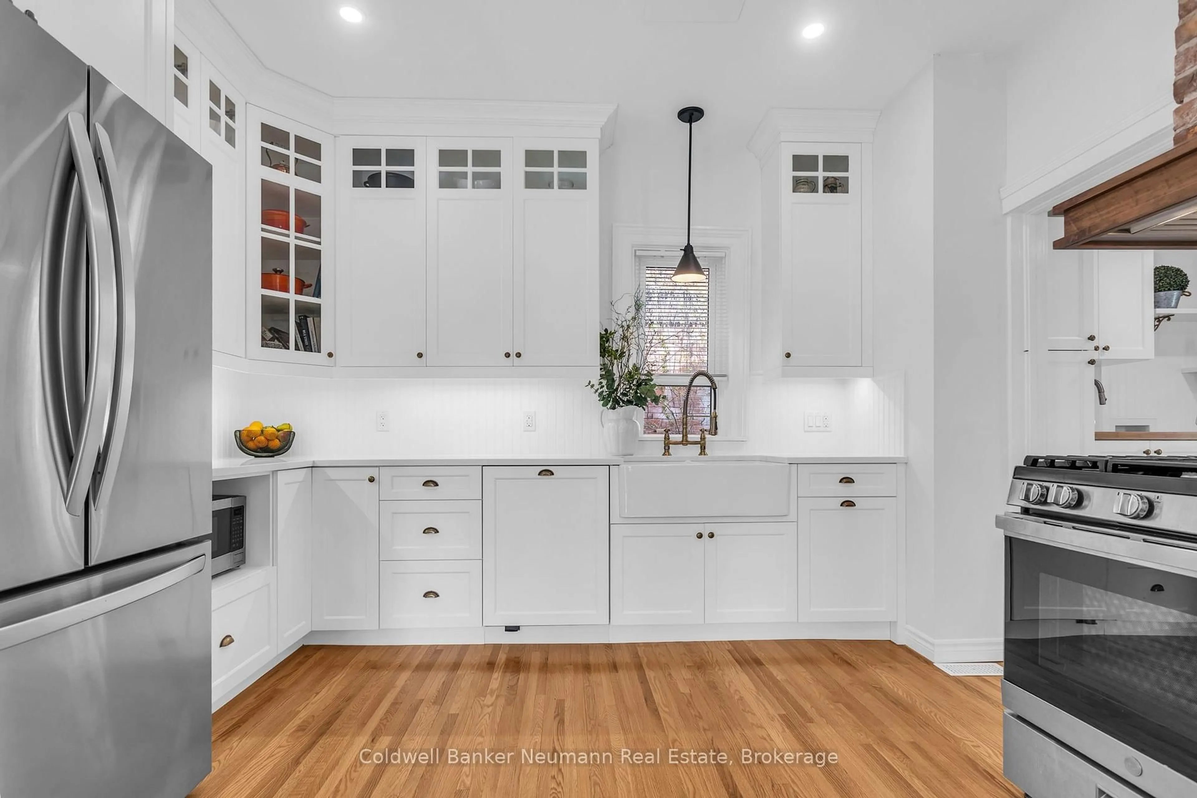 Contemporary kitchen, unknown for 59 Washington Grand Ave, Tillsonburg Ontario N4G 1Y8