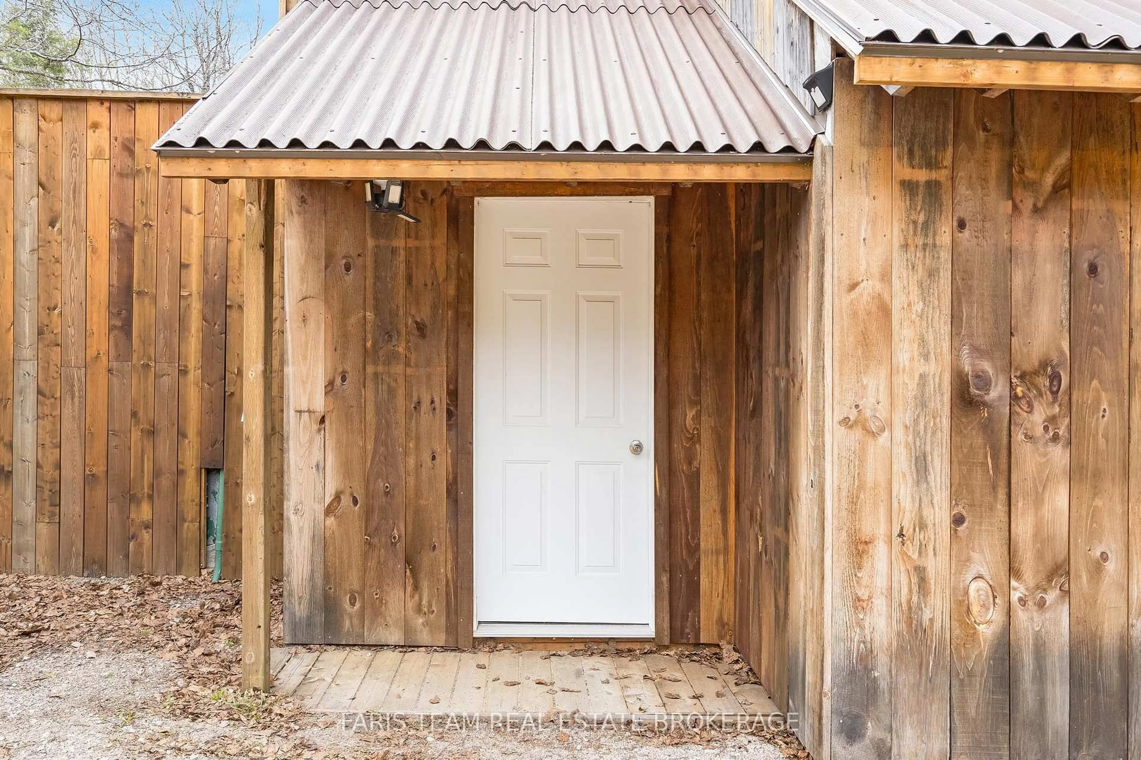 Shed for 376 Riding Ranch Rd, South River Ontario P0A 1X0