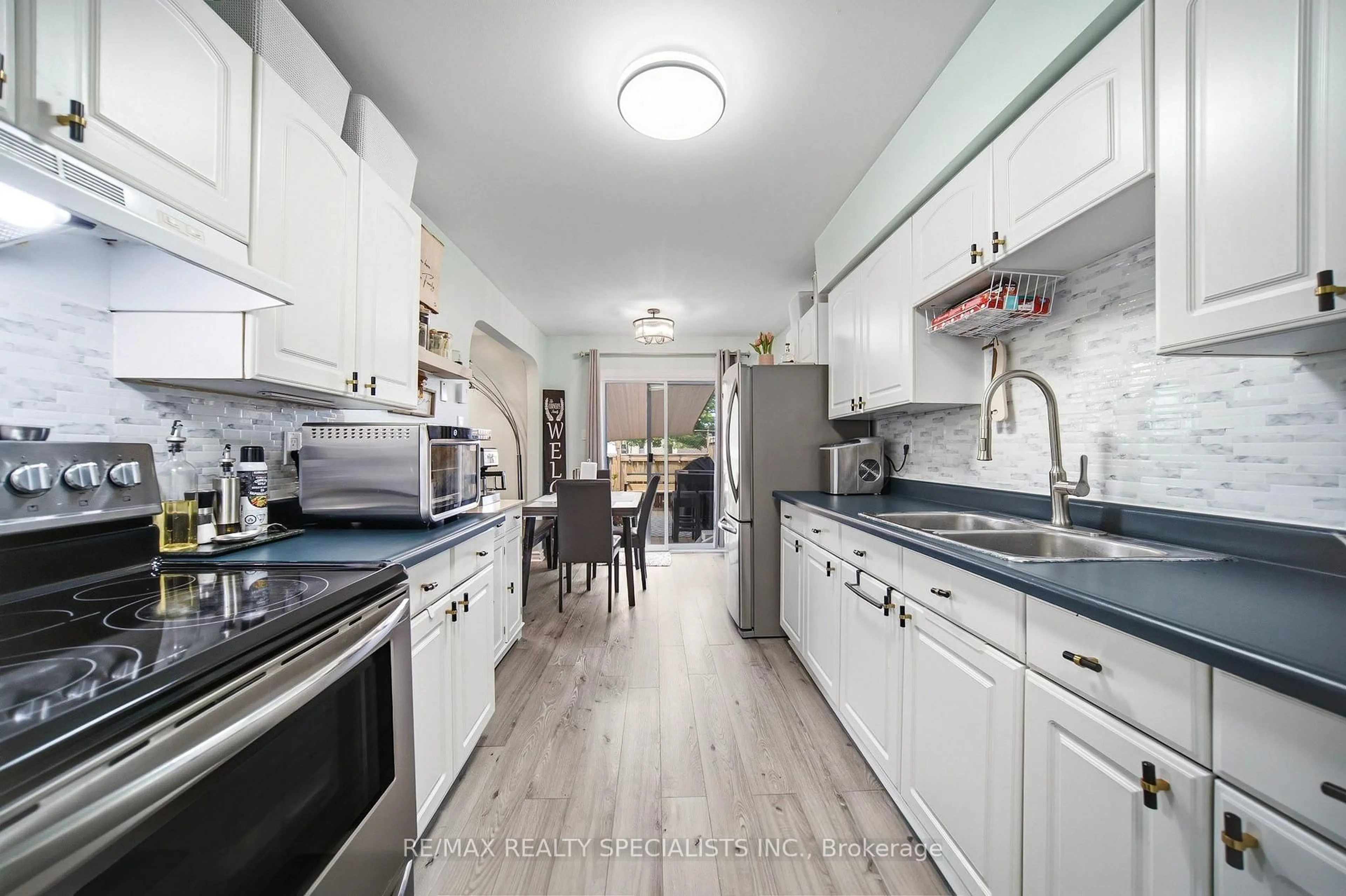 Open concept kitchen, unknown for 766 Walter St #I, Cambridge Ontario N3H 4P3