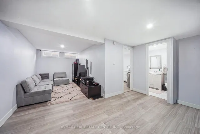 766 Walter St #I, Cambridge 4