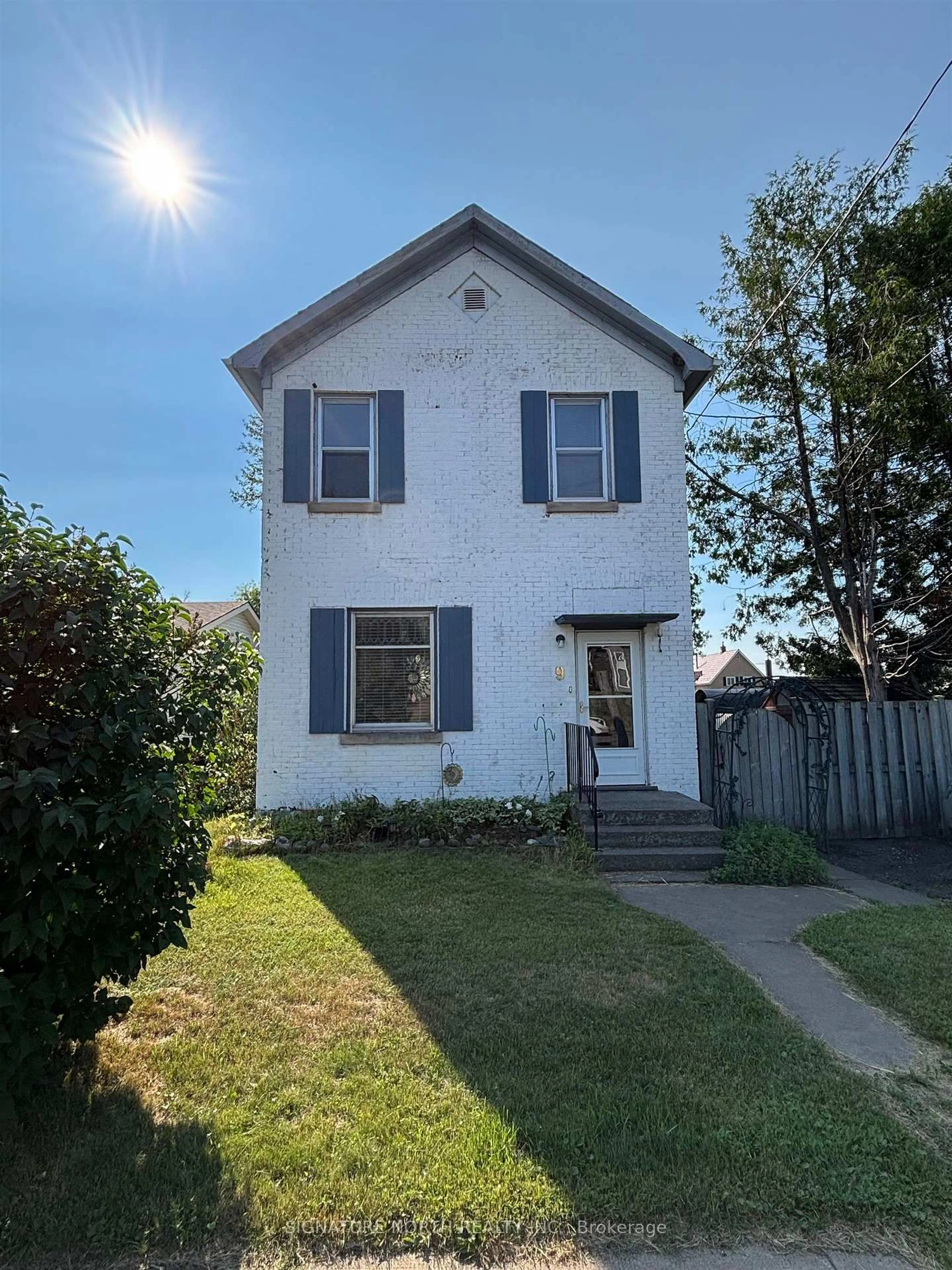 Unknown for 9 Ruttan St., Thunder Bay Ontario P7A 5C4
