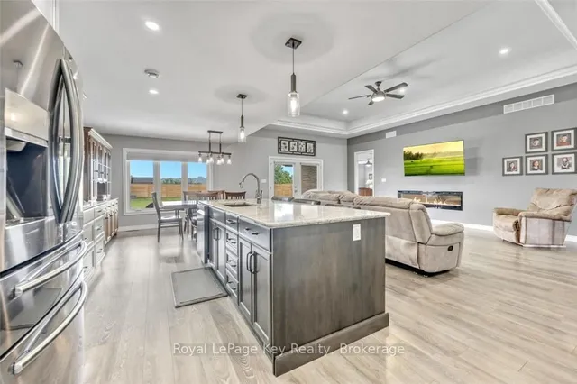 3960 Cullen Dr, Plympton-Wyoming 5