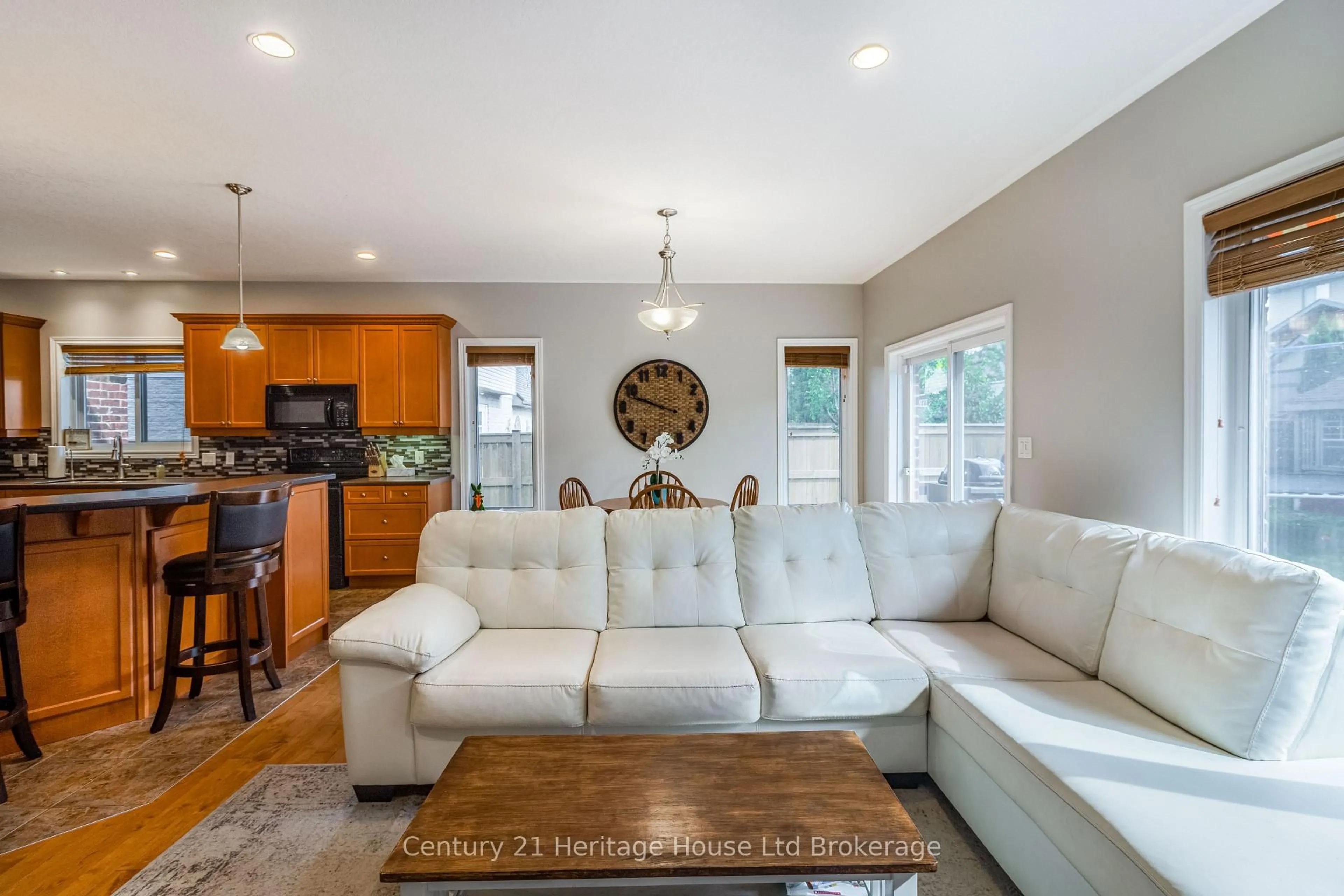 Living room with furniture, unknown for 45 Graydon Dr, South-West Oxford Ontario N0J 1N0