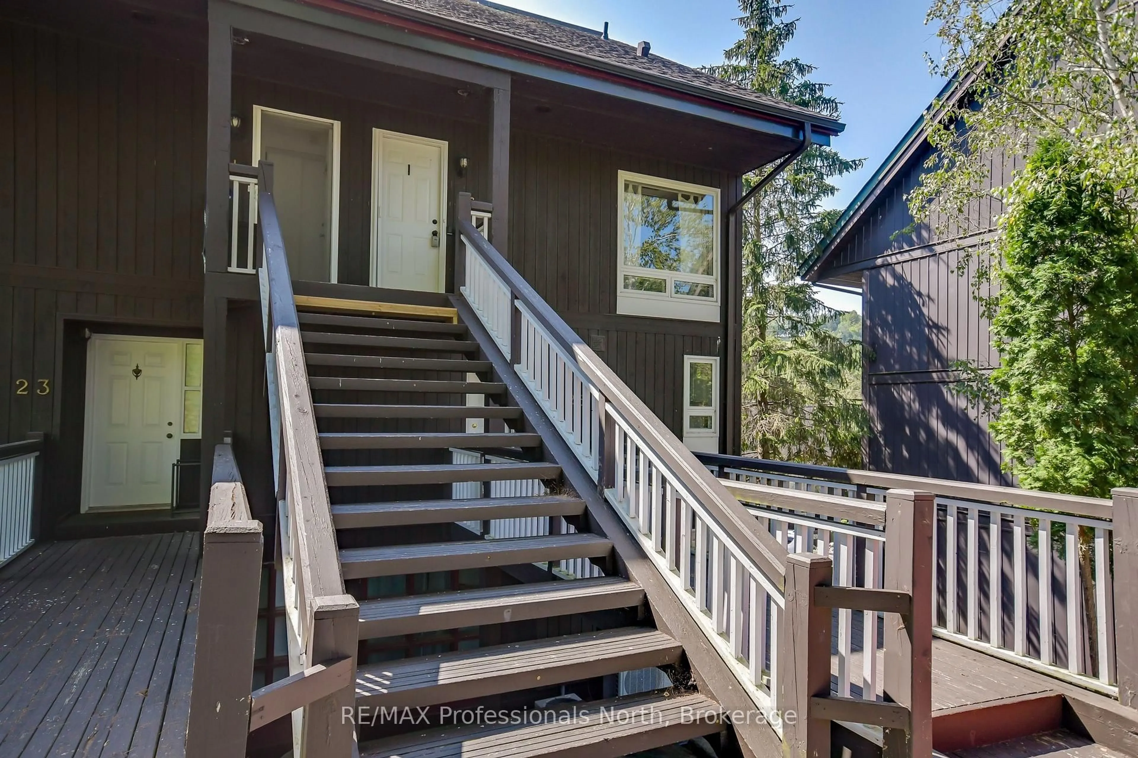 Stairs for 26 Turner Dr #13, Huntsville Ontario P1H 1A8