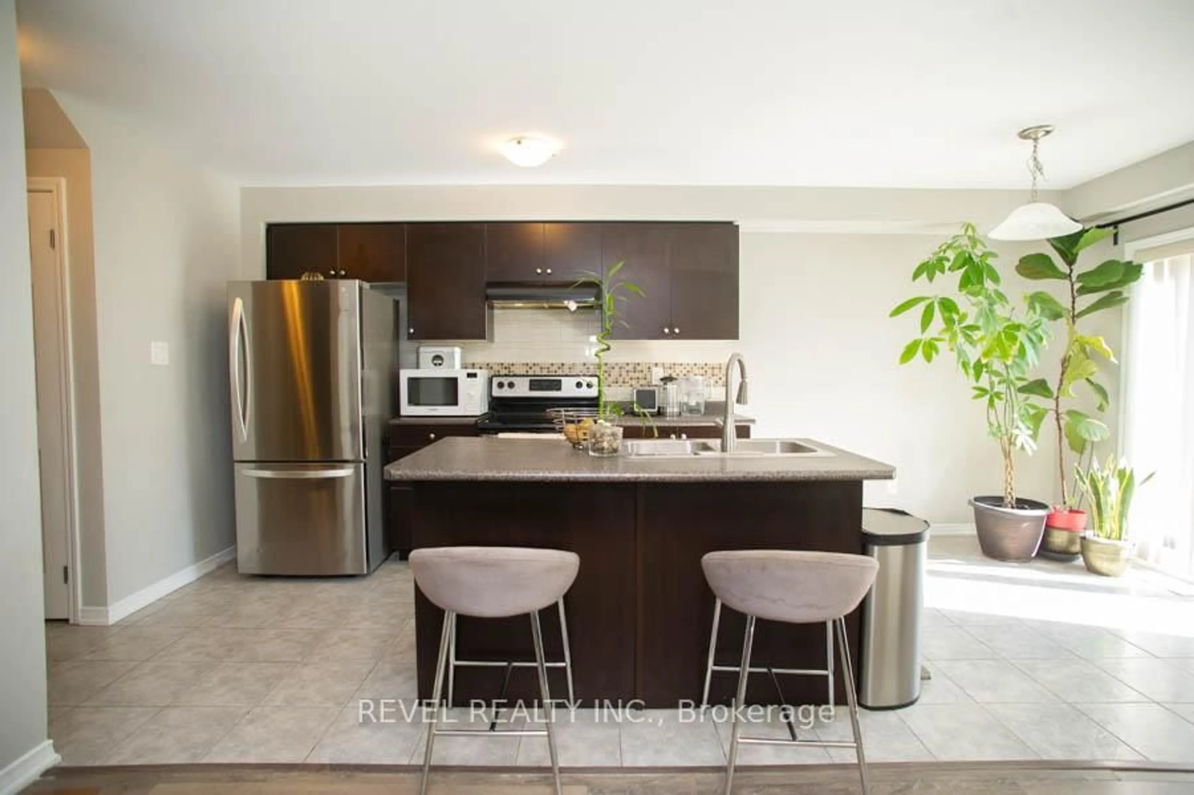 Open concept kitchen, unknown for 153 English Lane, Brantford Ontario N3T 0J3