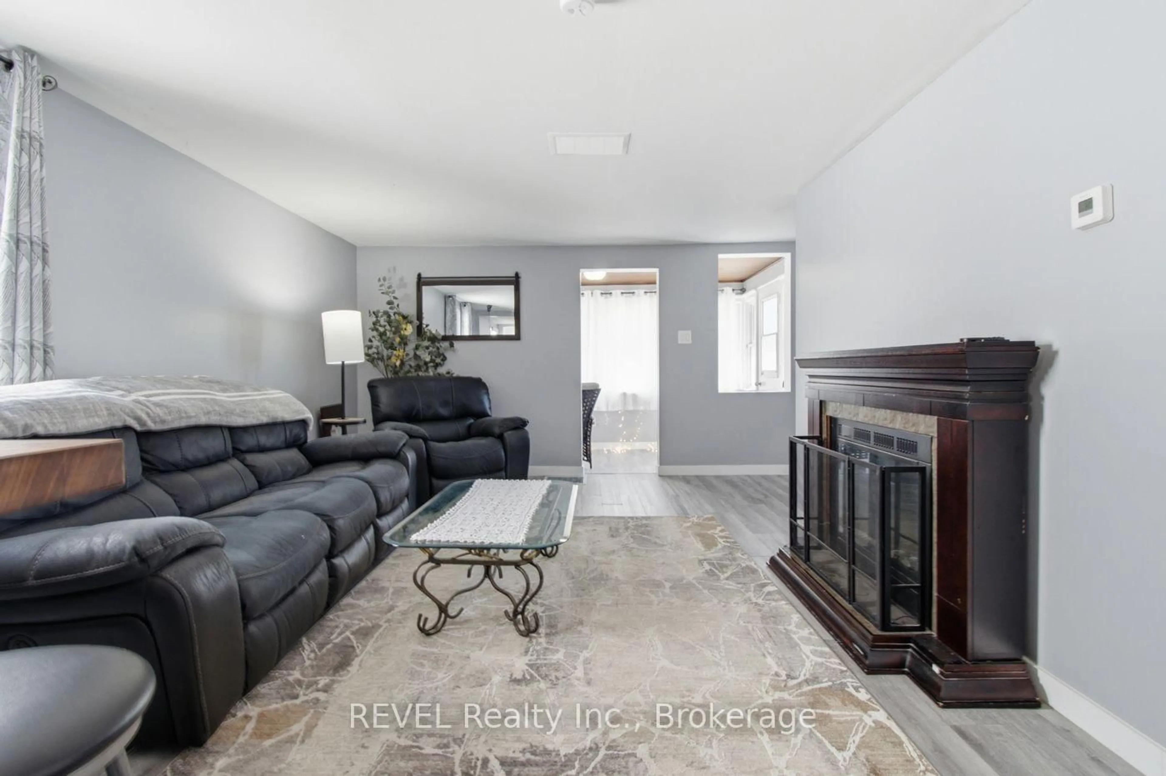 Living room with furniture, unknown for 149 KNOLL St, Port Colborne Ontario L3K 5B2