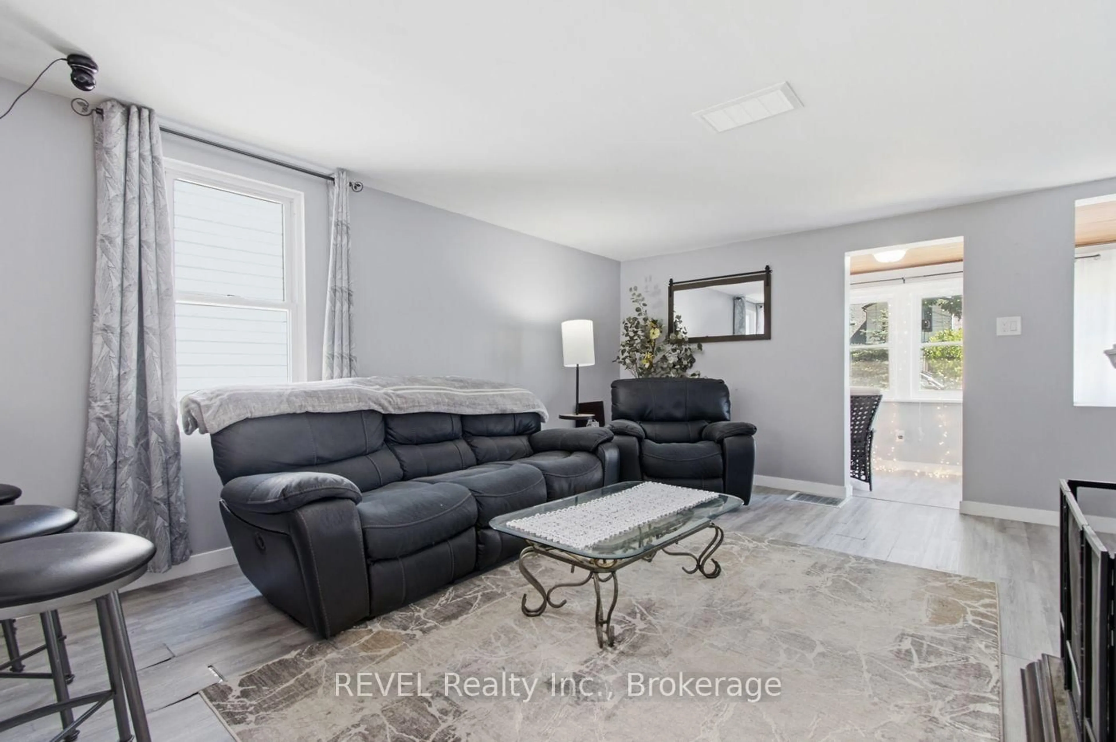 Living room with furniture, unknown for 149 KNOLL St, Port Colborne Ontario L3K 5B2