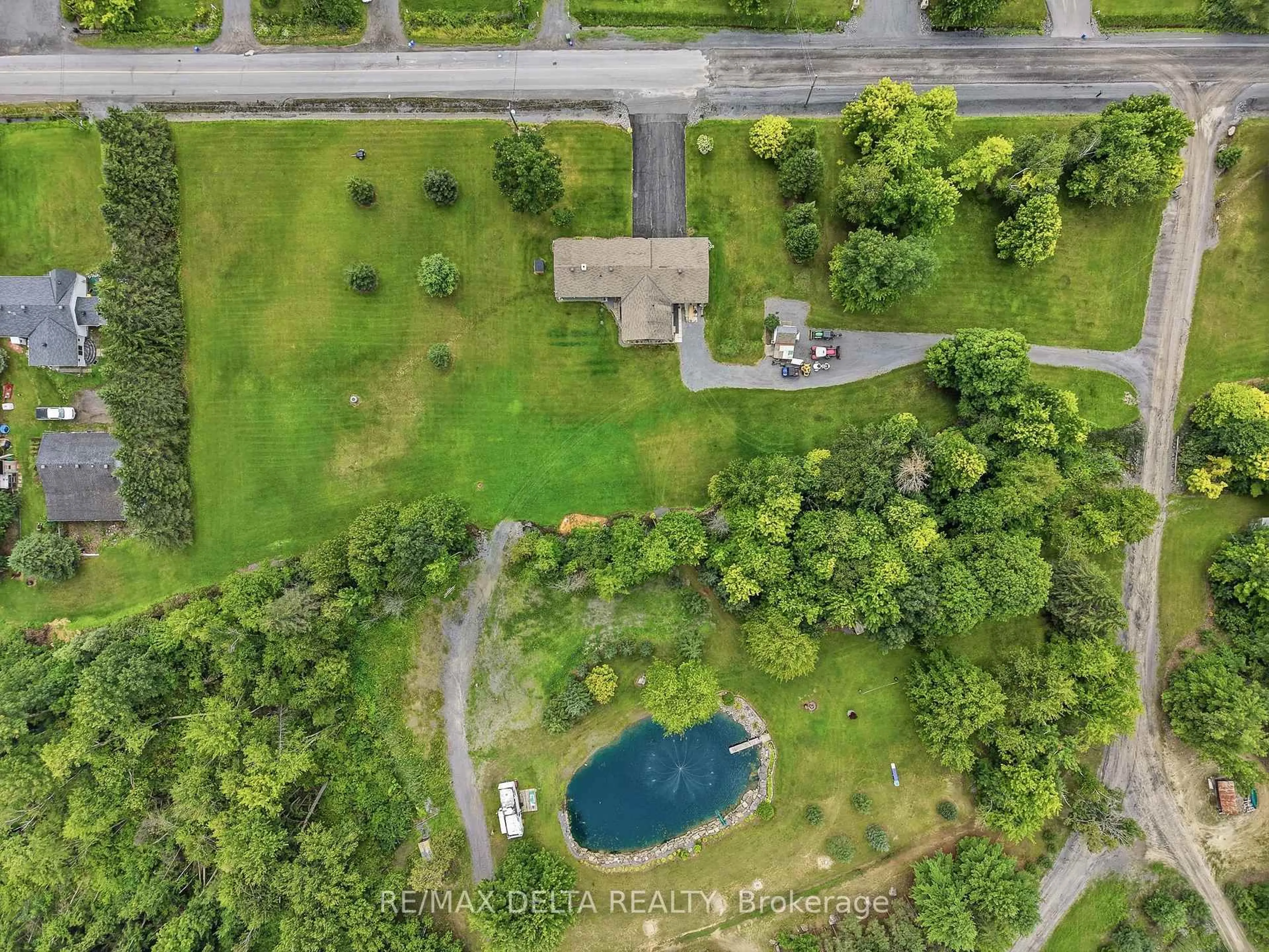A pic from outside/outdoor area/front of a property/back of a property/a pic from drone, water/lake/river/ocean view for 2793 Gagne Rd, Clarence-Rockland Ontario K0A 2A0
