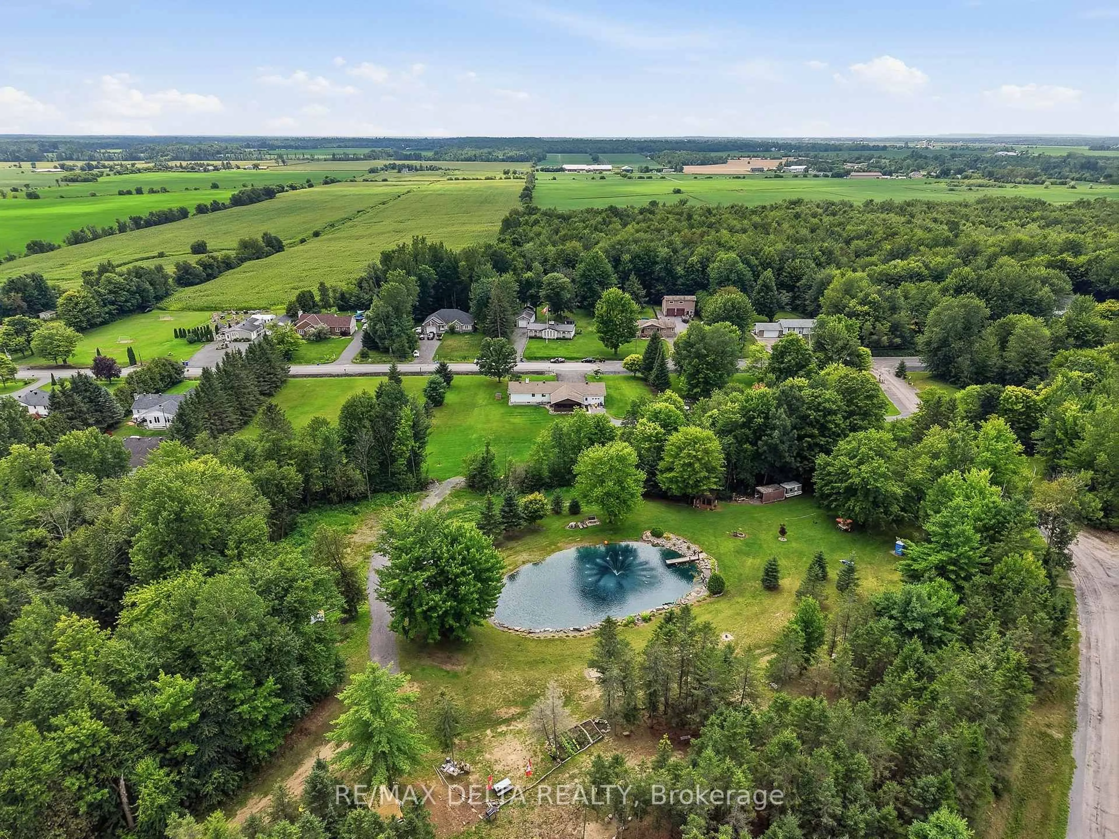 A pic from outside/outdoor area/front of a property/back of a property/a pic from drone, water/lake/river/ocean view for 2793 Gagne Rd, Clarence-Rockland Ontario K0A 2A0