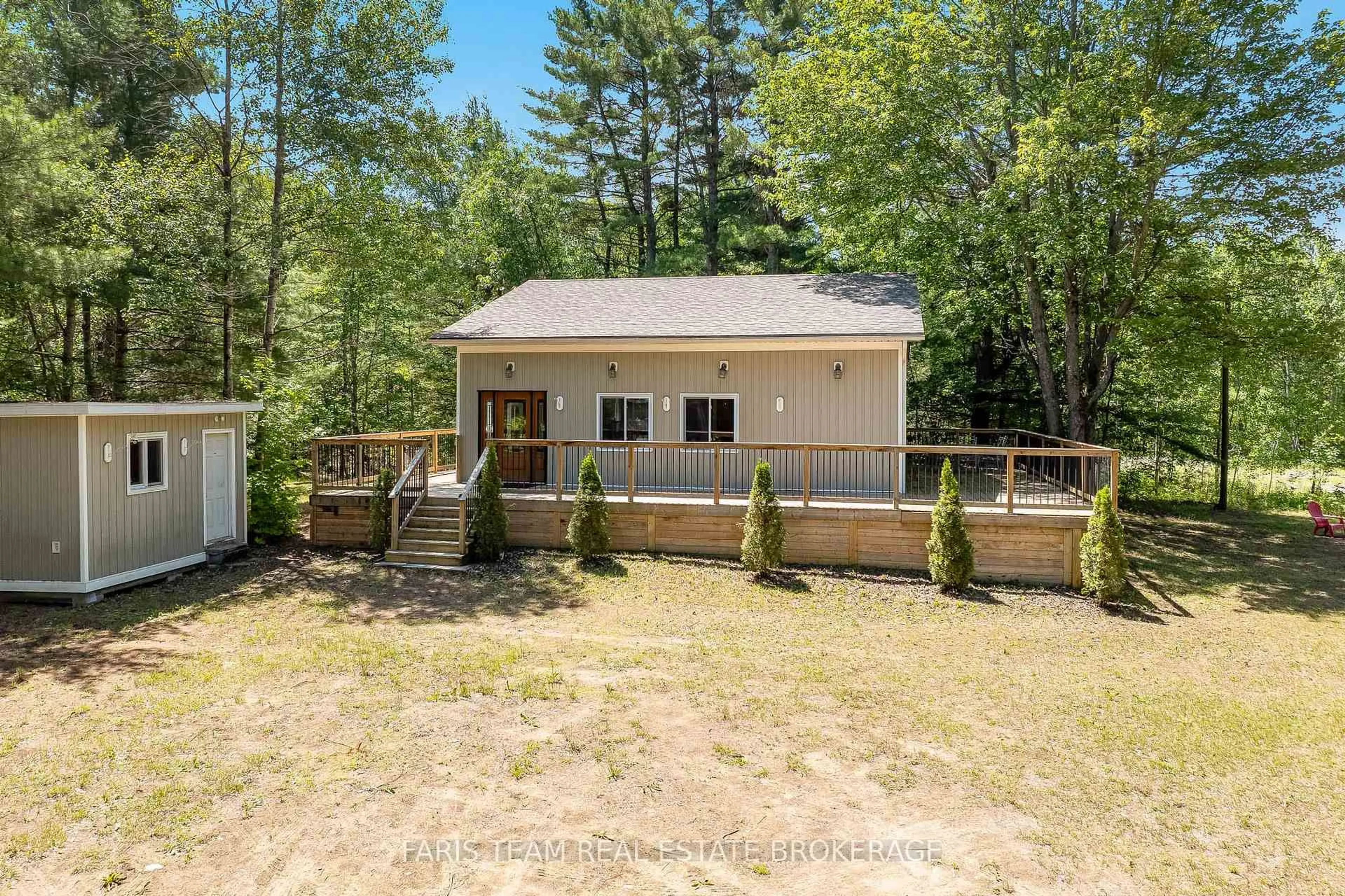 A pic from outside/outdoor area/front of a property/back of a property/a pic from drone, unknown for 1226 Baseline Rd, Gravenhurst Ontario P0E 1N0