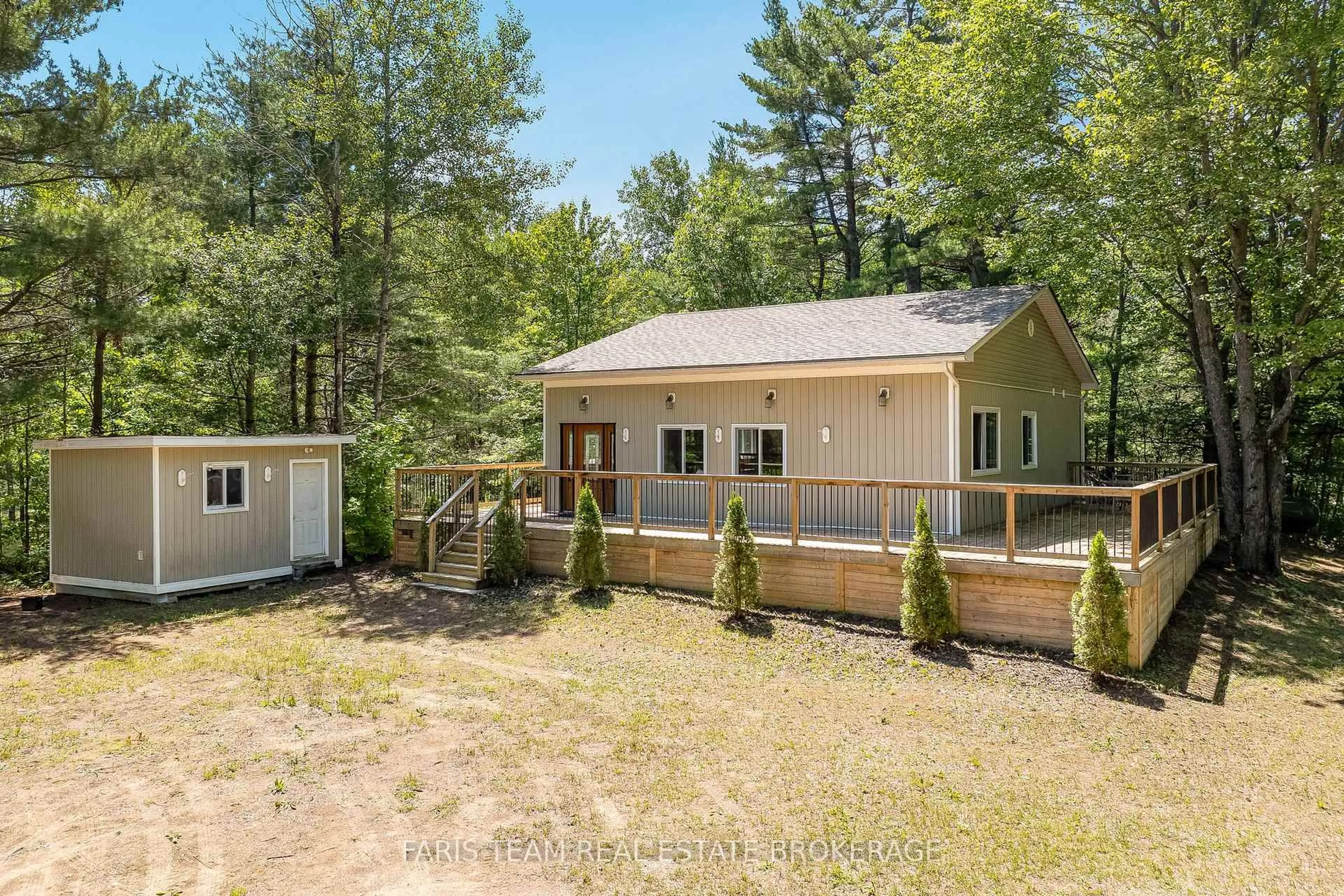 A pic from outside/outdoor area/front of a property/back of a property/a pic from drone, unknown for 1226 Baseline Rd, Gravenhurst Ontario P0E 1N0