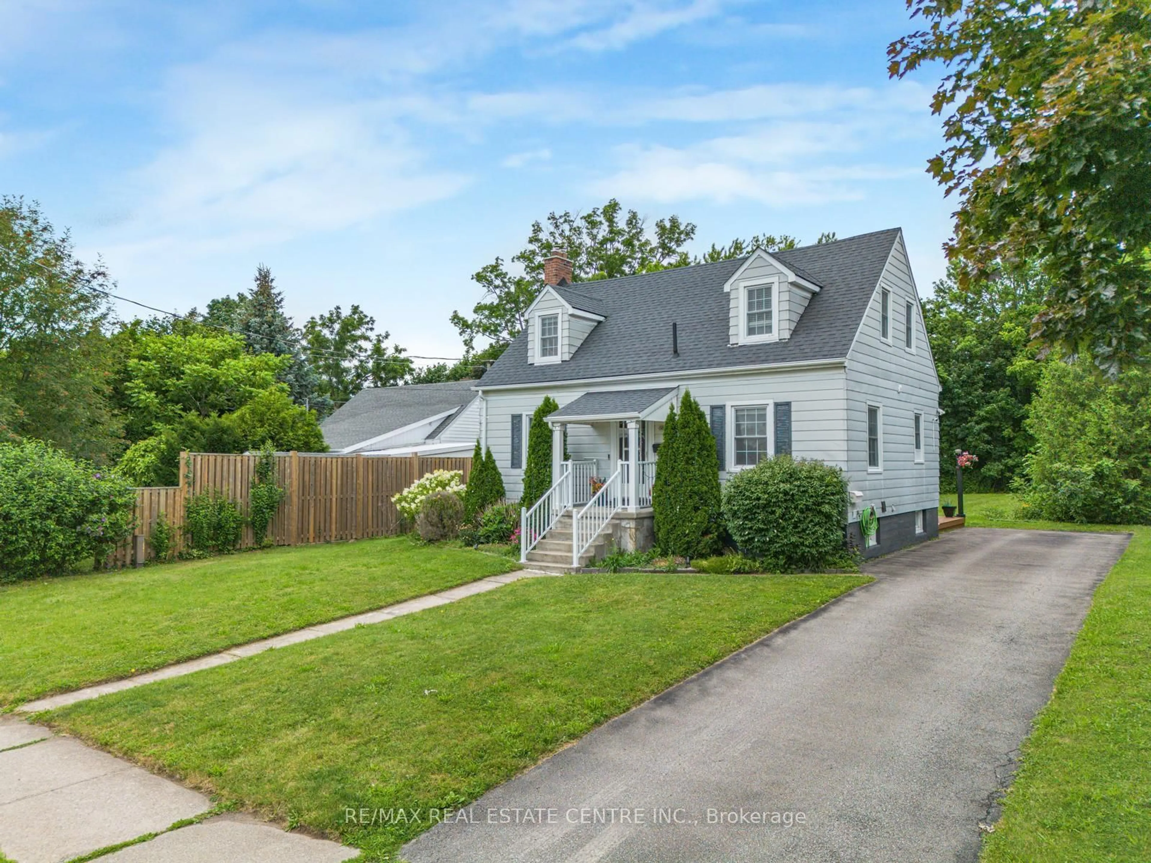 Unknown for 5857 MURRAY St, Niagara Falls Ontario L2G 2J9