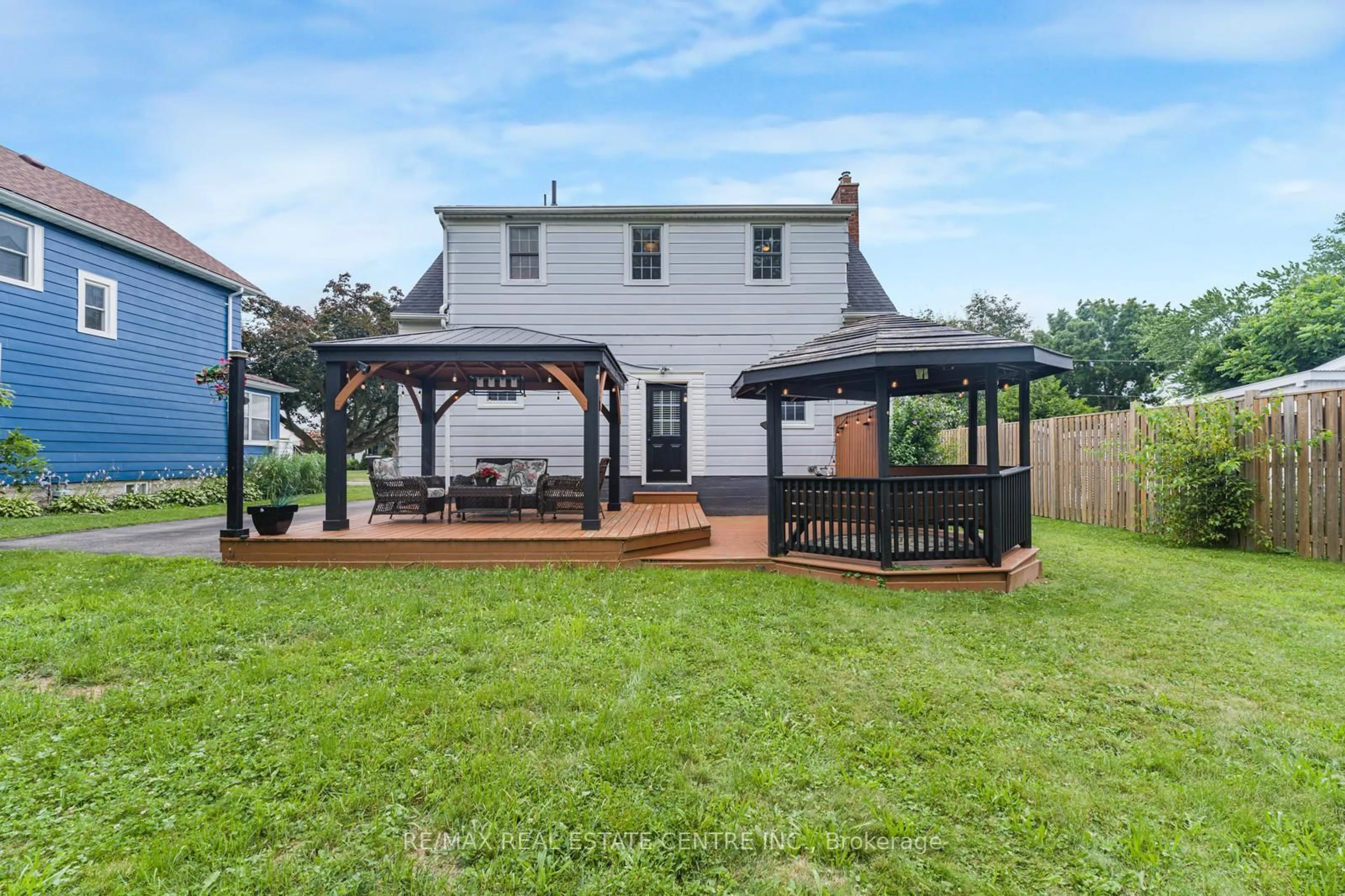 Unknown for 5857 MURRAY St, Niagara Falls Ontario L2G 2J9