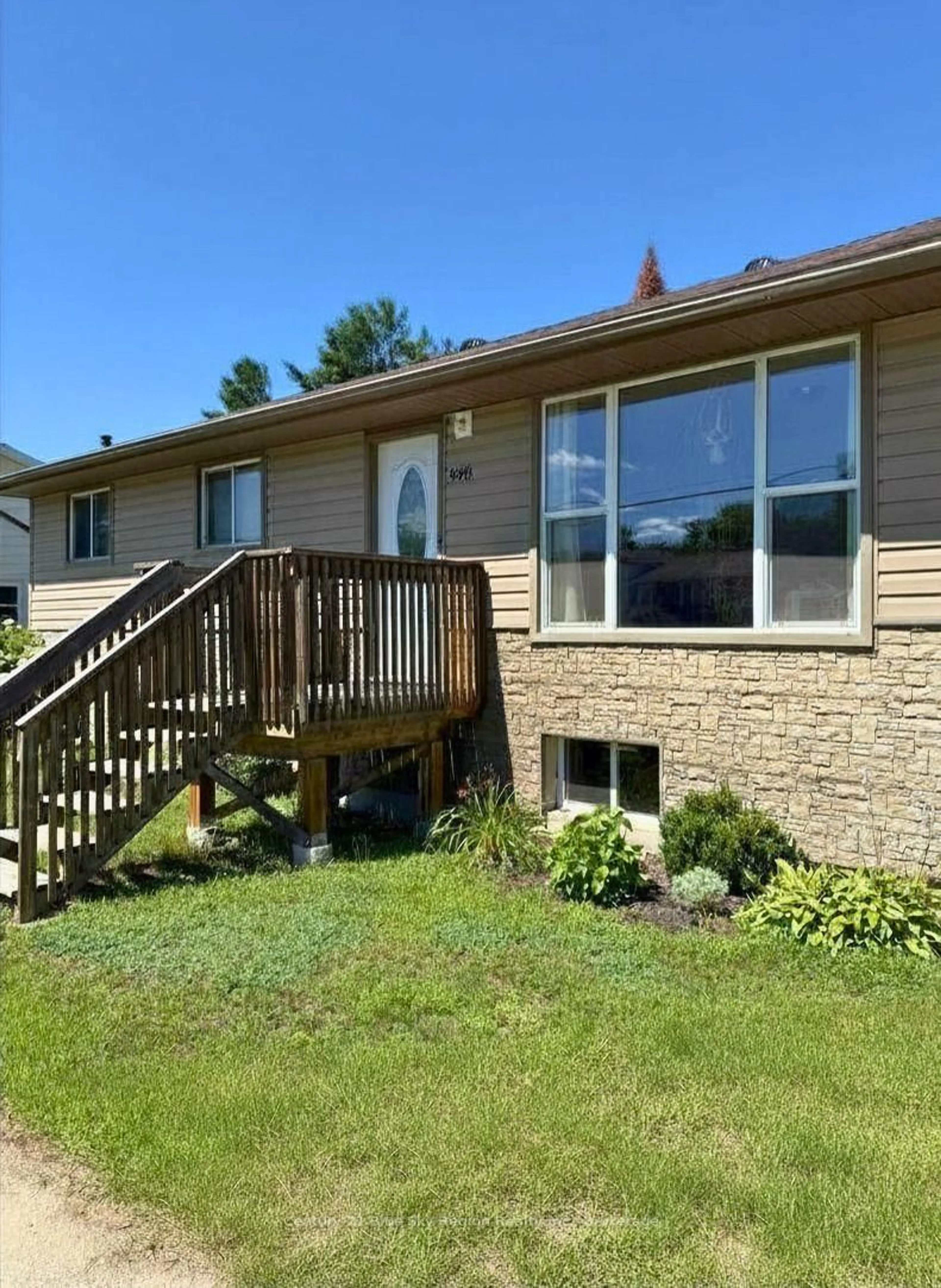 Unknown for 940 Lily St, Mattawa Ontario P0H 1V0