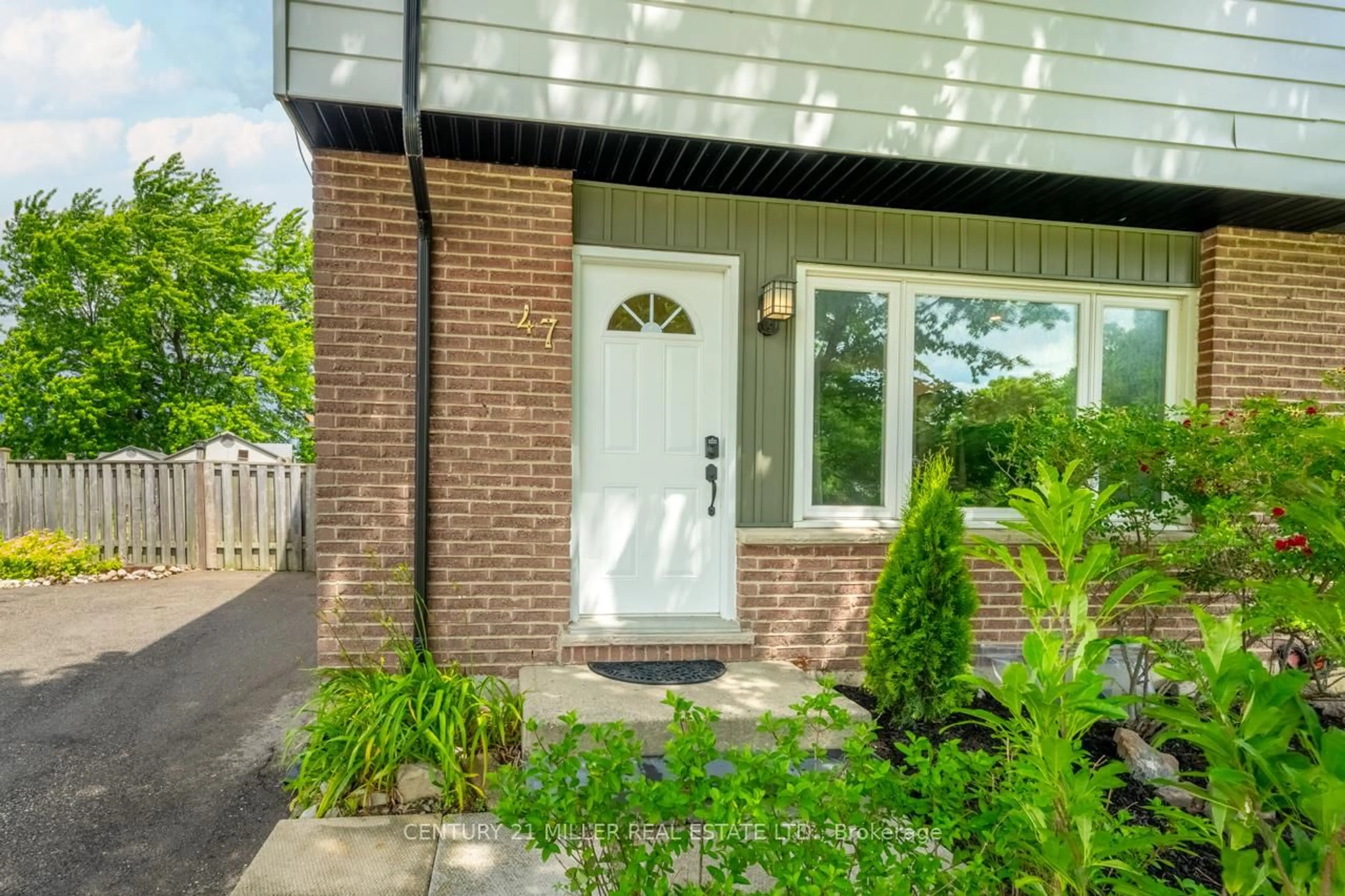 Unknown for 47 Hopewell Cres, Hamilton Ontario L8J 1P3