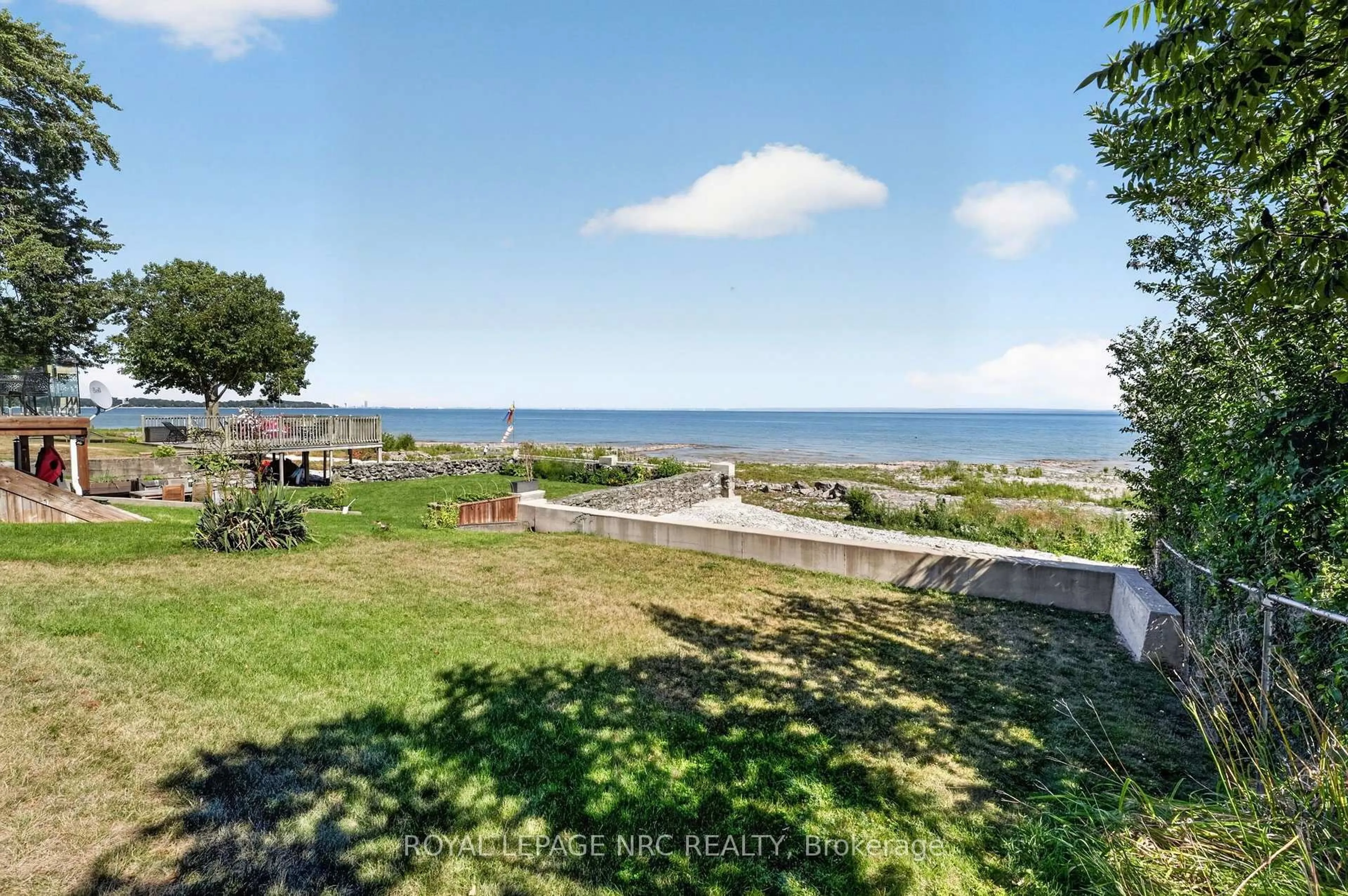 A pic from outside/outdoor area/front of a property/back of a property/a pic from drone, water/lake/river/ocean view for 3779 Crystal Beach Dr, Fort Erie Ontario L0S 1B0