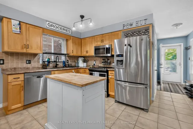 37 Bond Crt #9, Guelph 5