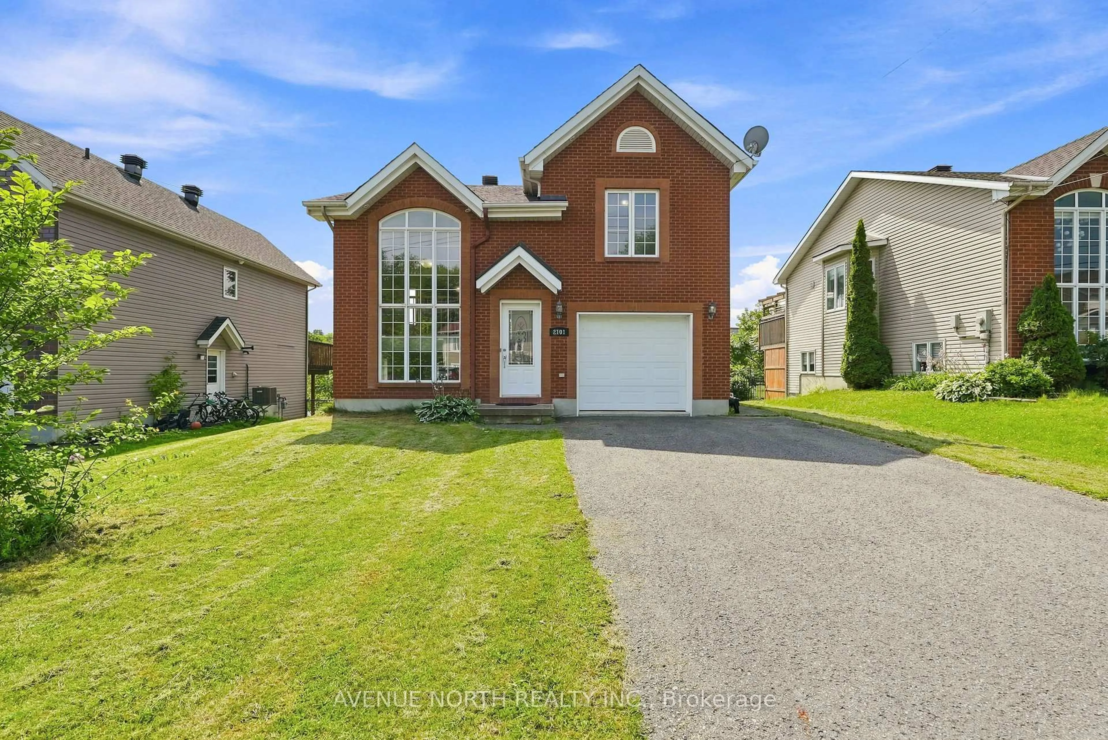 Home with brick exterior material, street for 2101 Catherine St, Clarence-Rockland Ontario K4K 1H6