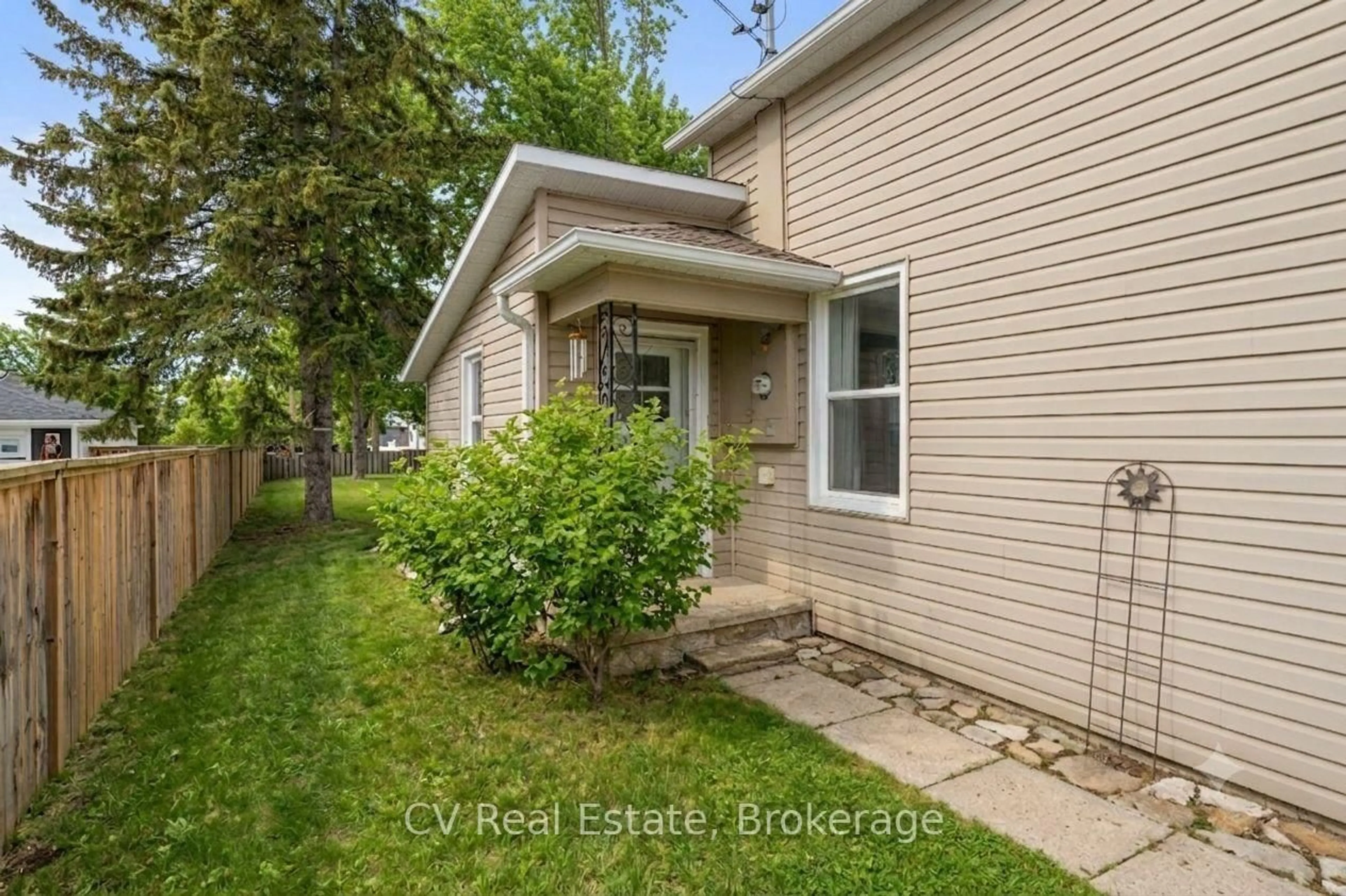 Unknown for 33 John St, Kawartha Lakes Ontario K0M 1N0