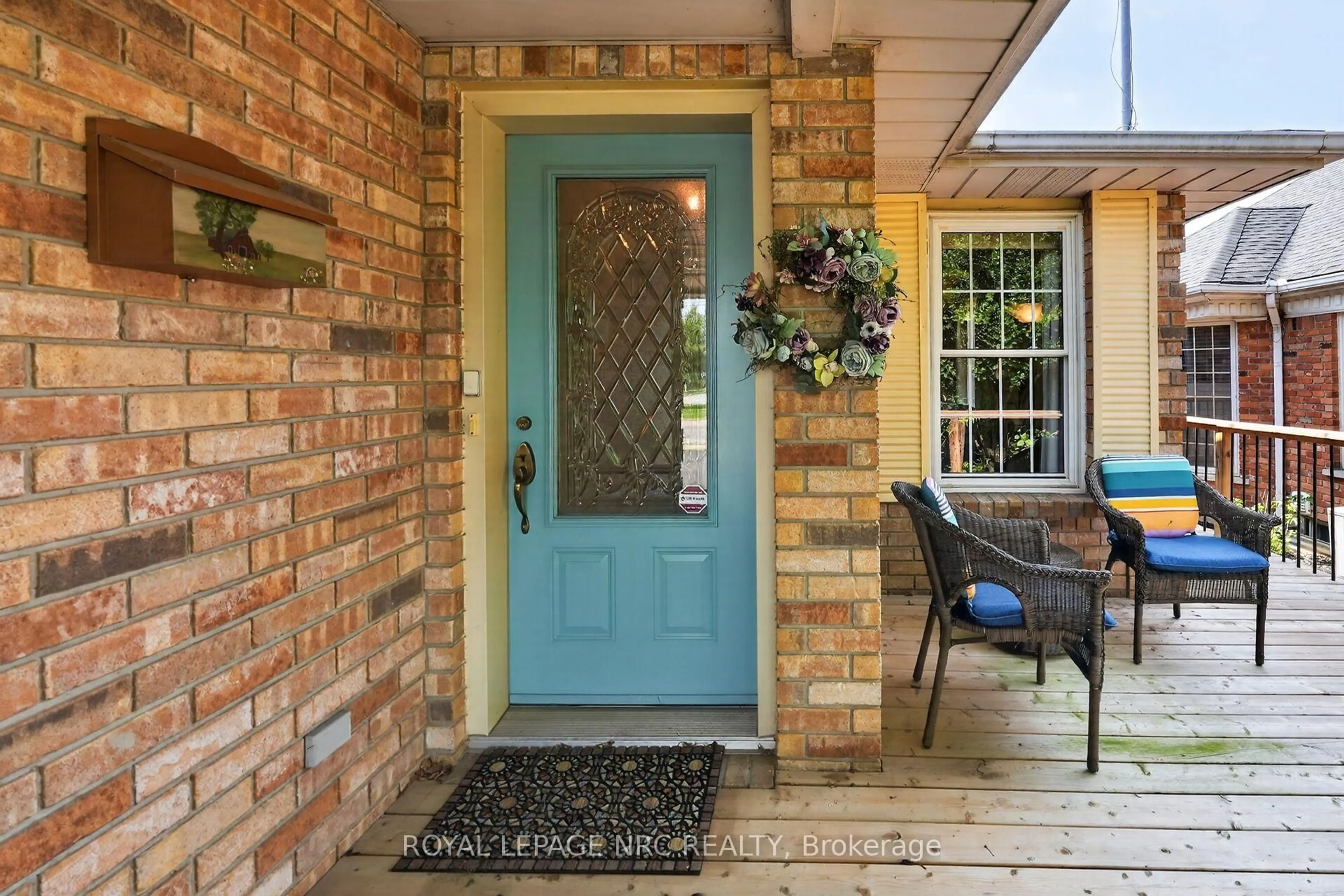 Indoor entryway for 123 A&B First Street Louth, St. Catharines Ontario L2R 0C9