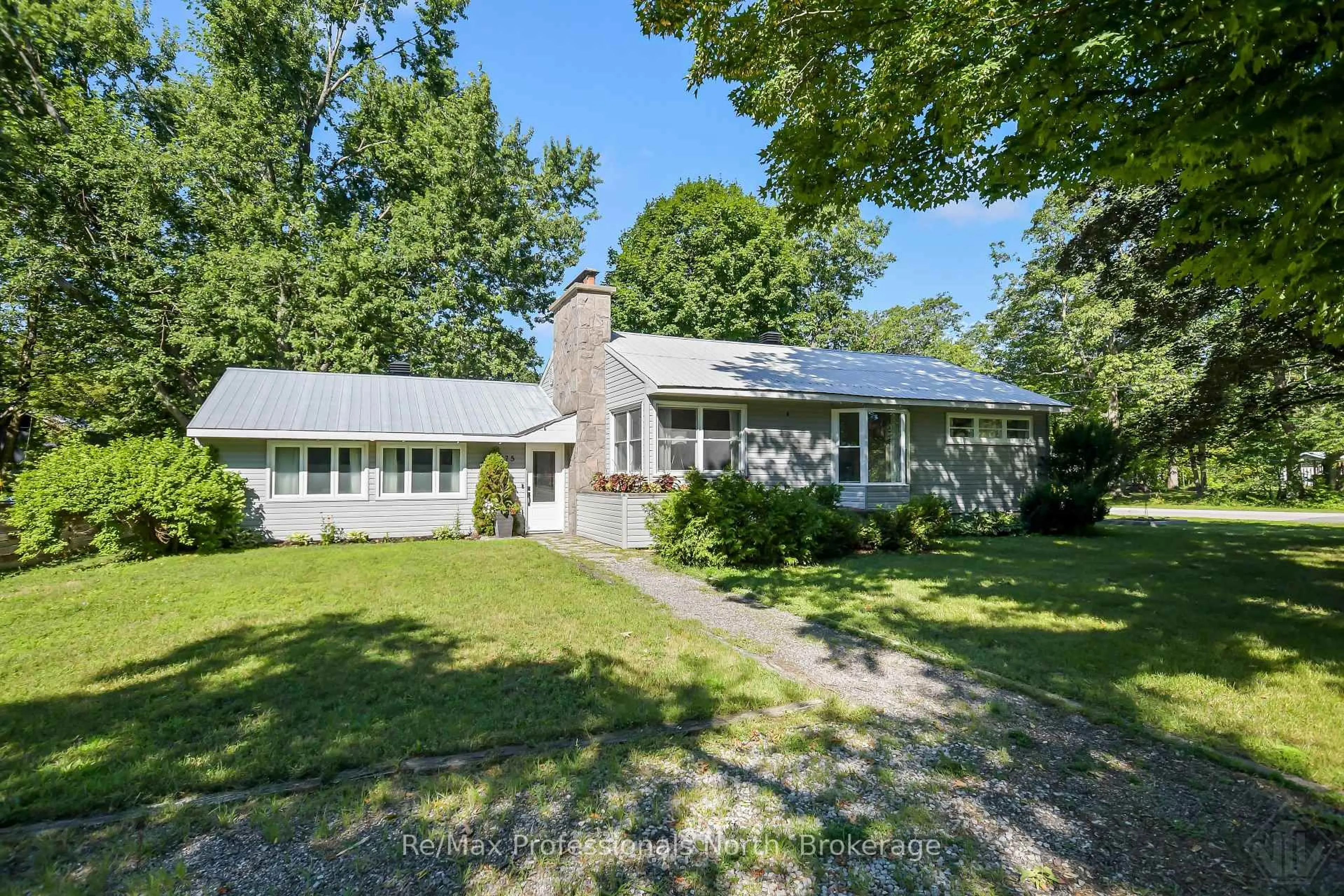 Unknown for 775 MUSKOKA BEACH Rd, Gravenhurst Ontario P1P 1A7