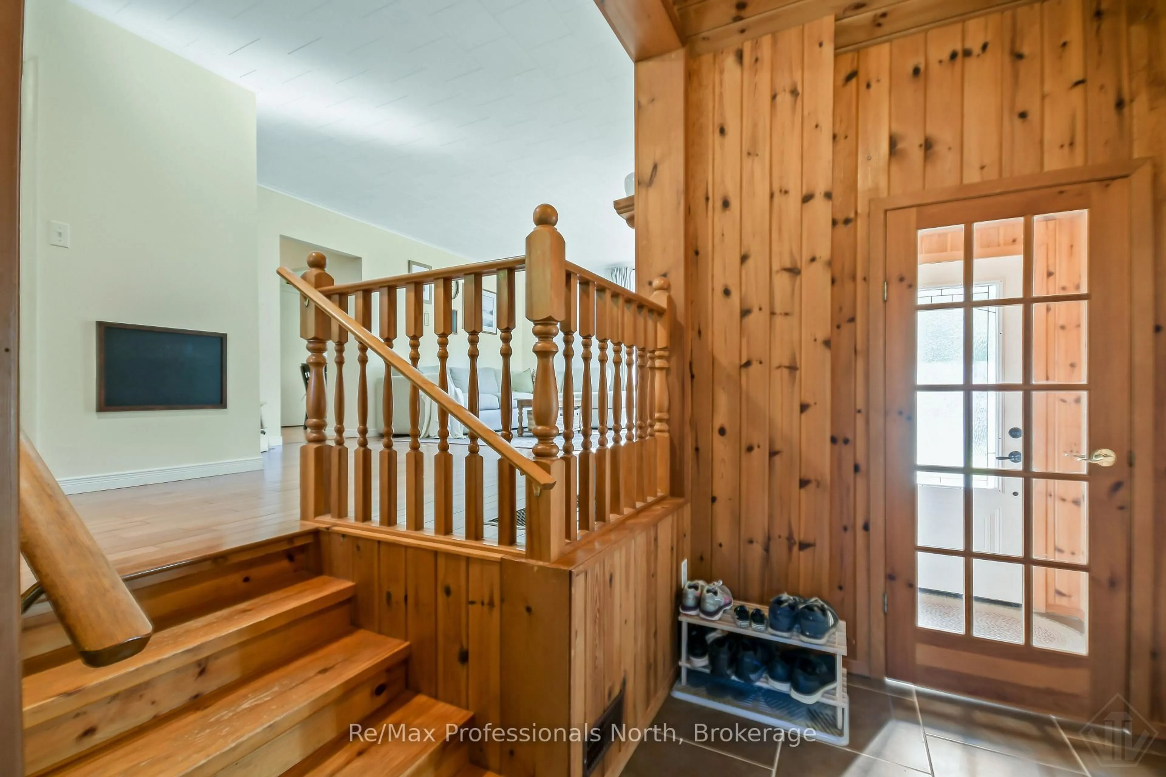 Unknown for 775 MUSKOKA BEACH Rd, Gravenhurst Ontario P1P 1A7