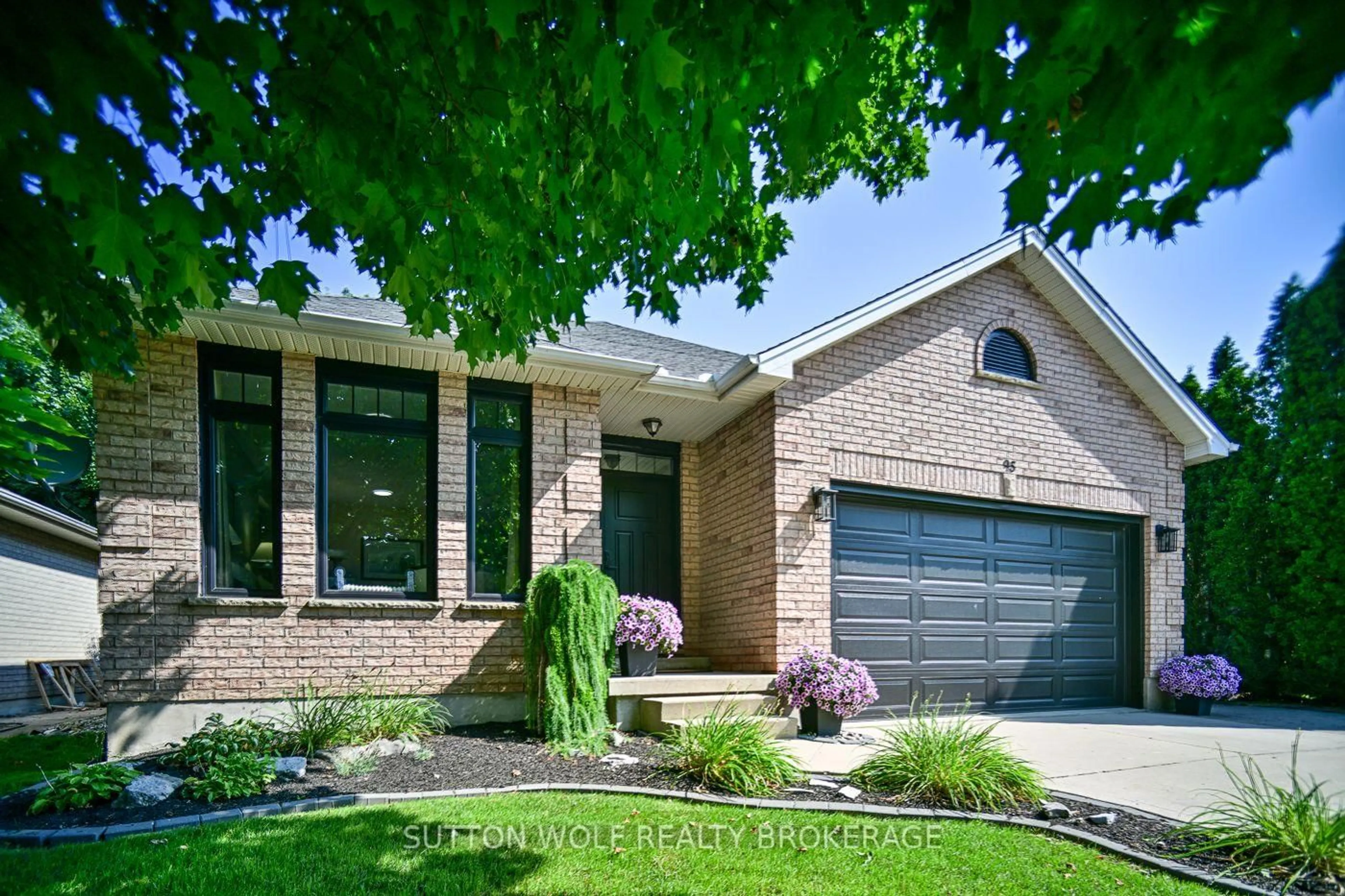 Unknown for 95 Middlesex Dr, Strathroy-Caradoc Ontario N7G 4G5
