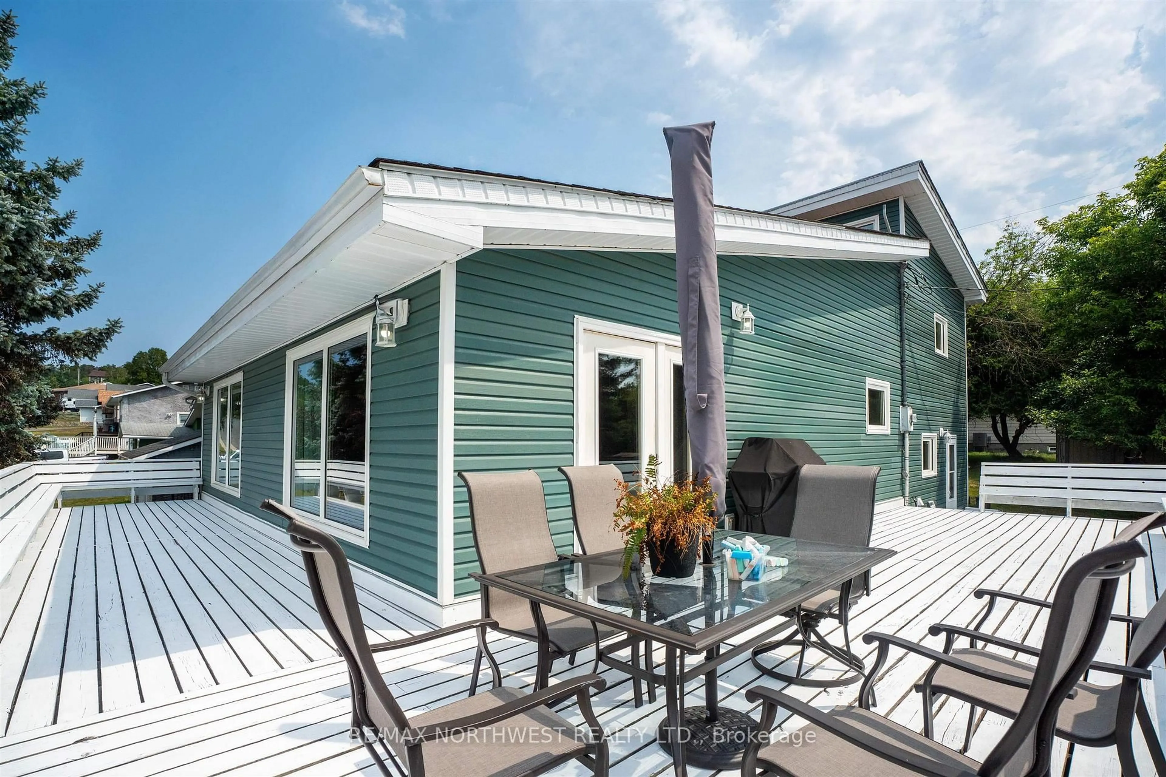 Patio, unknown for 29 Amethyst St, Kenora Ontario P9N 4C2