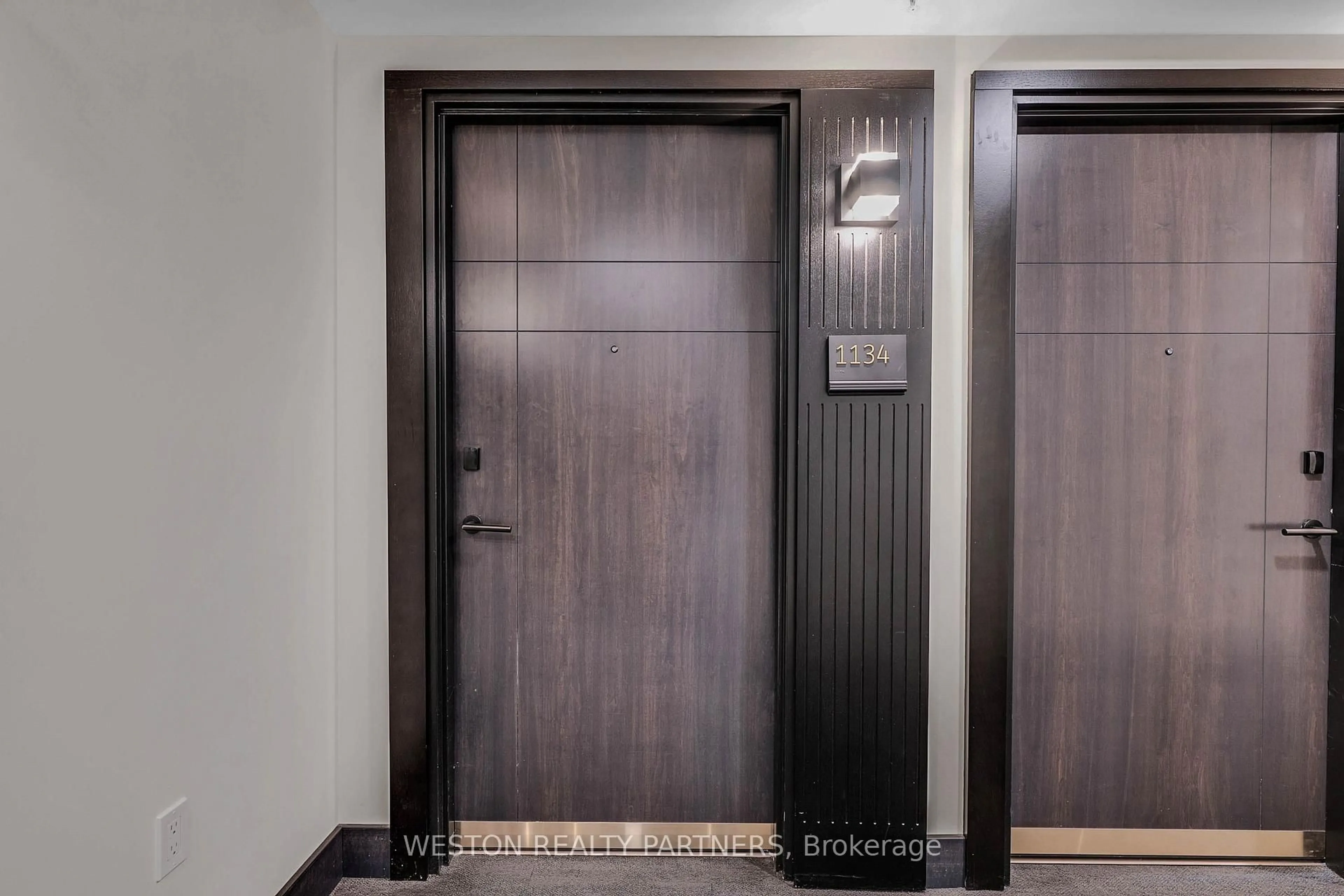 Indoor entryway for 145 Columbia St #1134, Kitchener Ontario N2L 0K7
