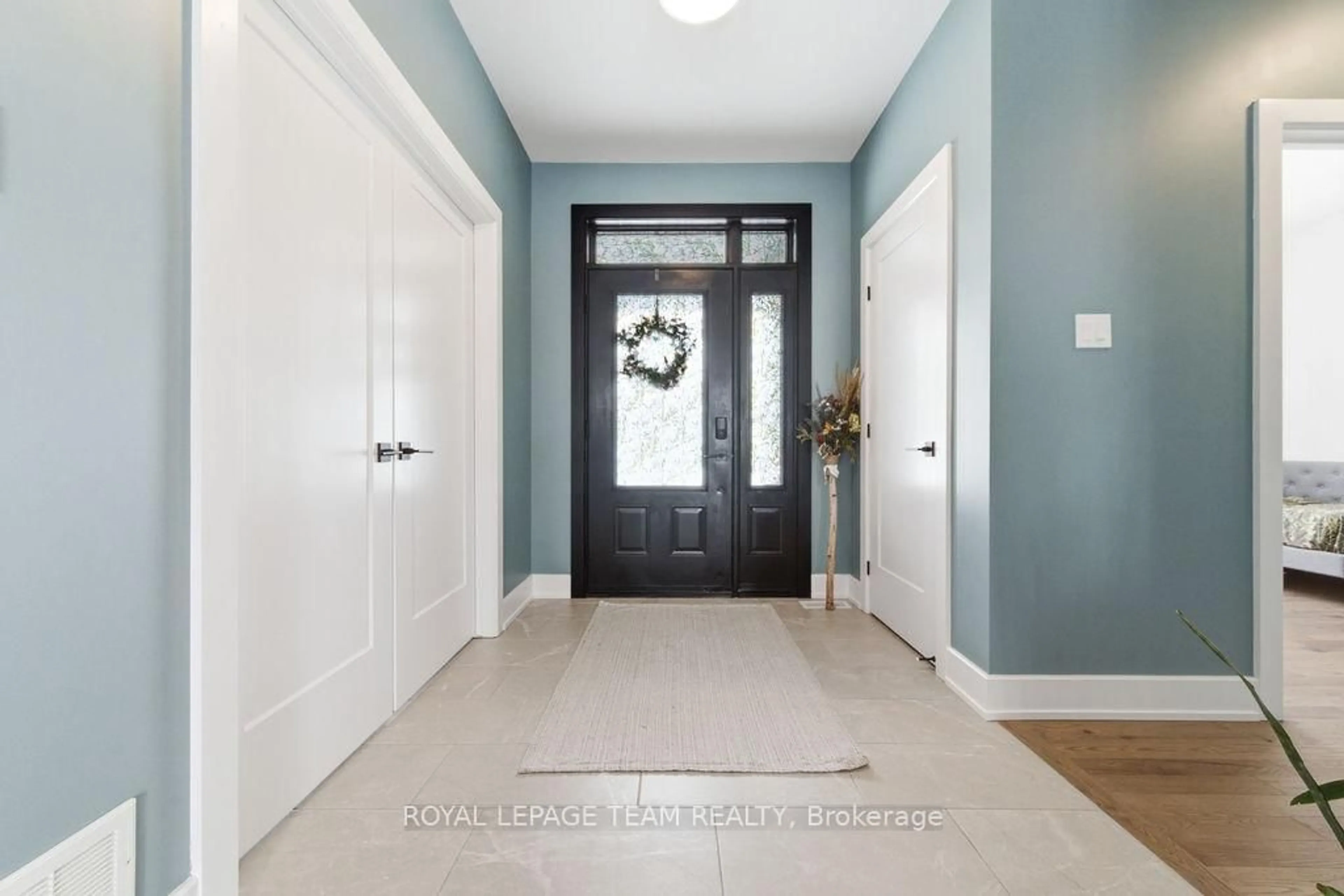 Indoor entryway for 80 Raymond Luhta Cres, Arnprior Ontario K7S 3G8